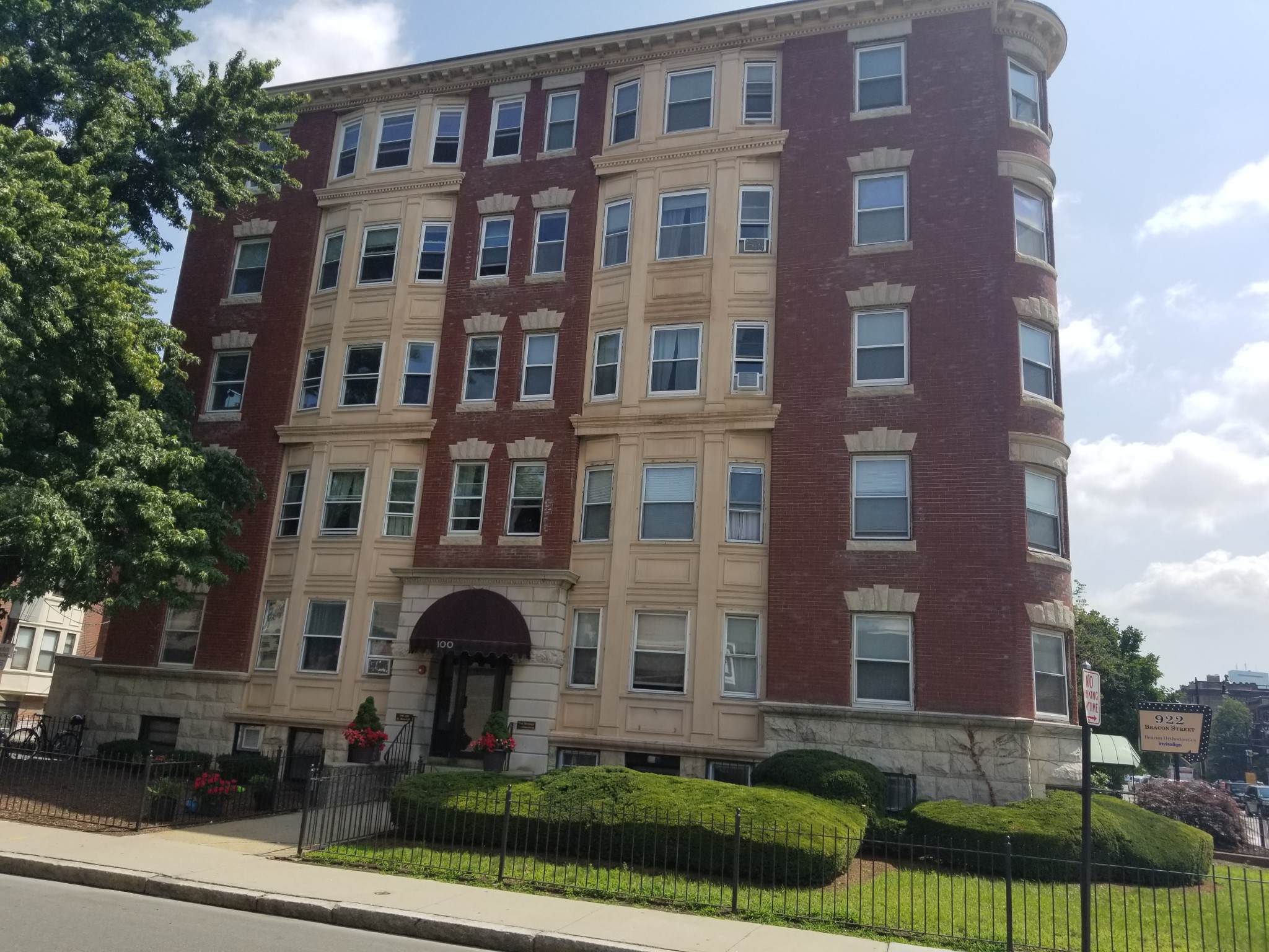 100 Saint Marys St, Brighton