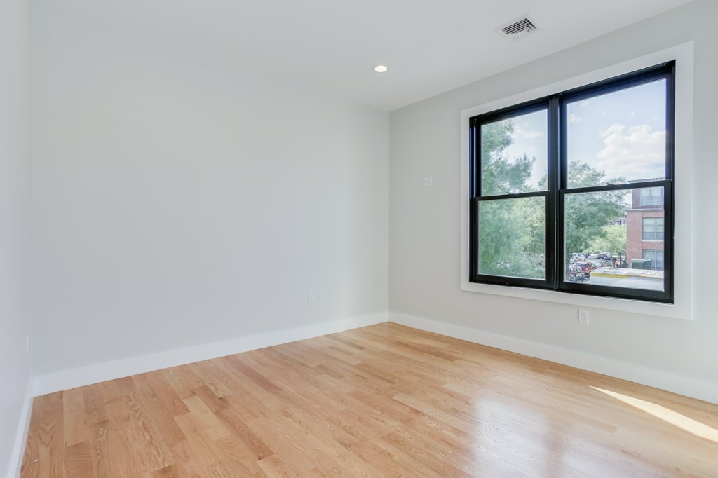 186 West 2nd St, South Boston