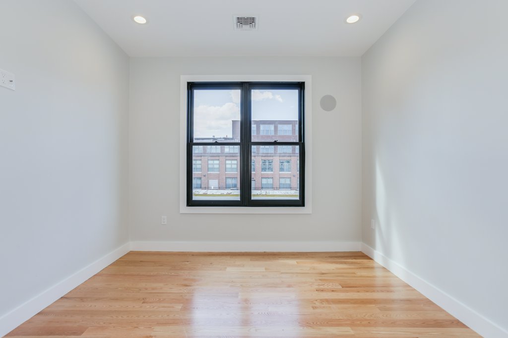 186 West 2nd St, South Boston