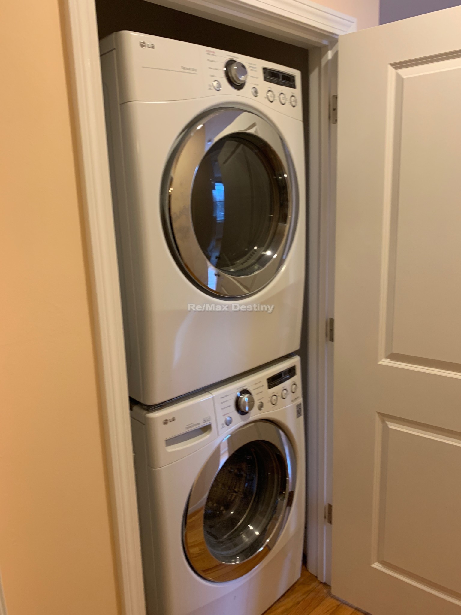 Photos of apartment on Fellsway W,Somerville MA 02145