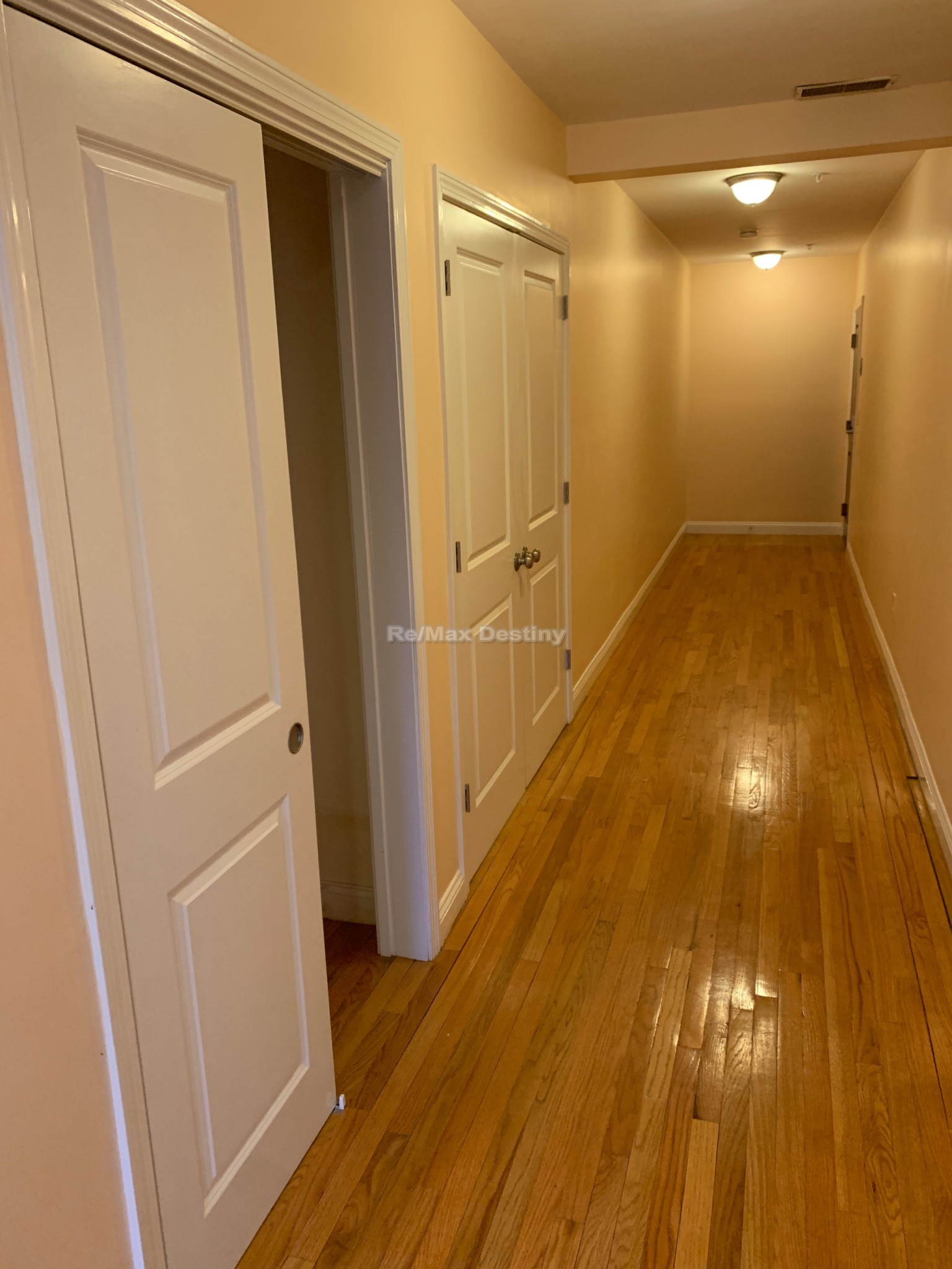 Photos of apartment on Fellsway W,Somerville MA 02145