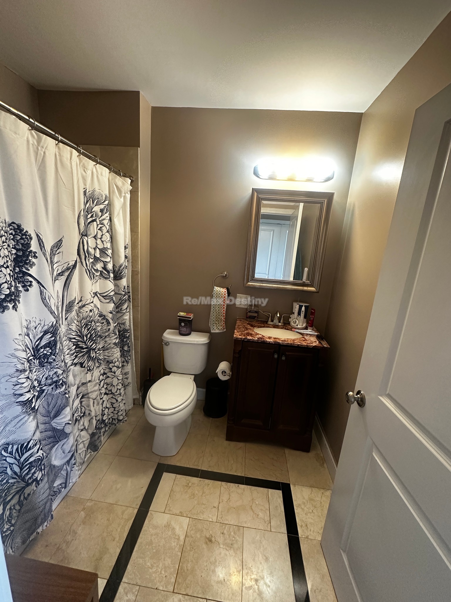 Photos of apartment on Fellsway W,Somerville MA 02155