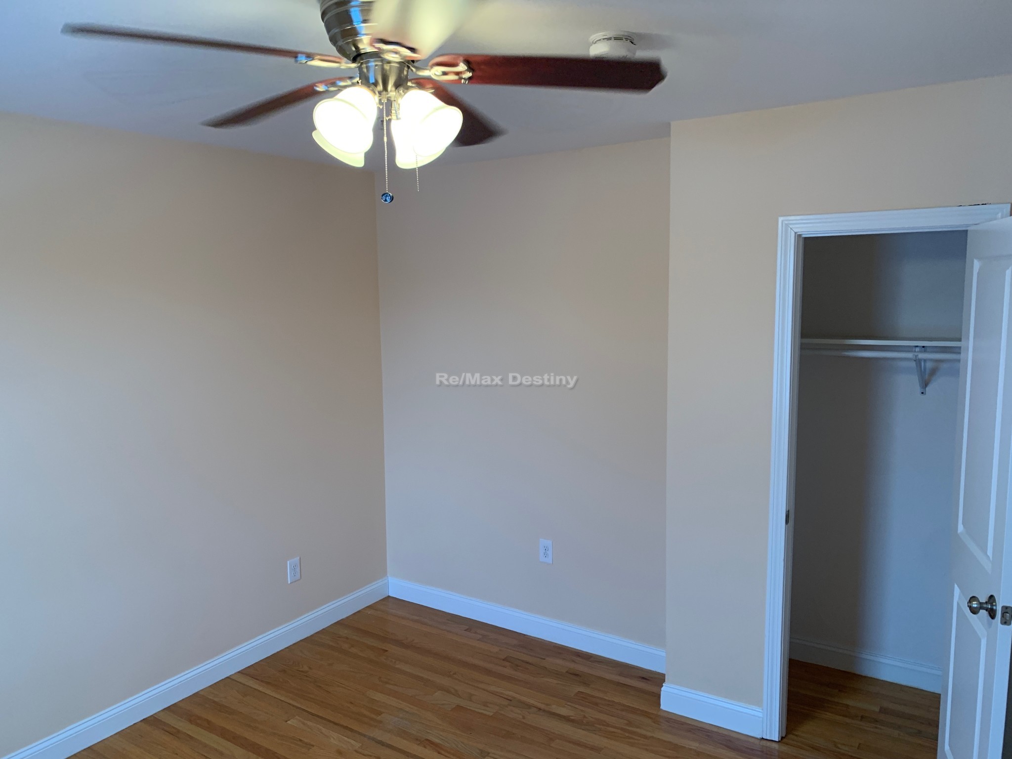 Photos of apartment on Fellsway W,Somerville MA 02145