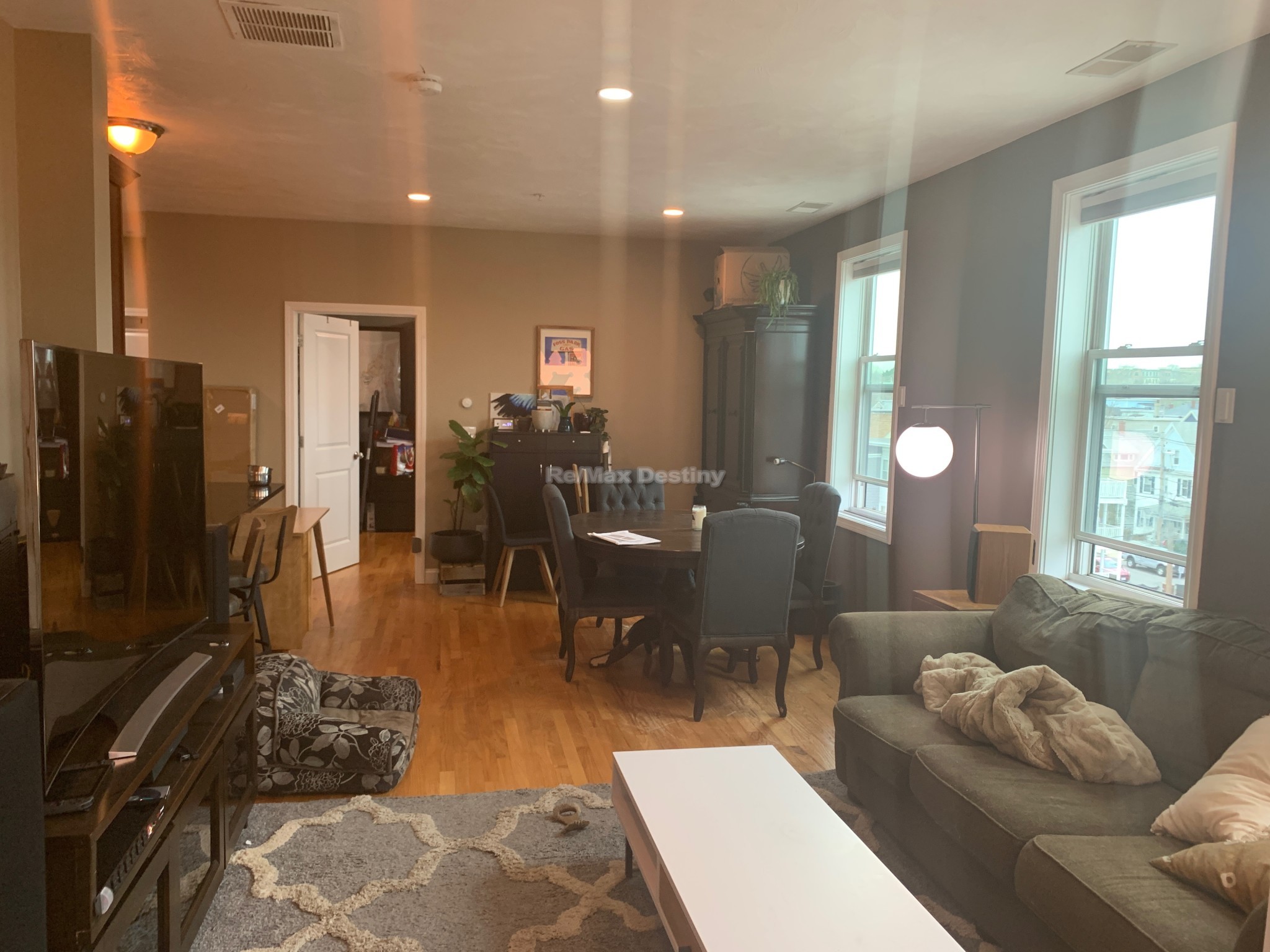 Photos of apartment on Fellsway W,Somerville MA 02145