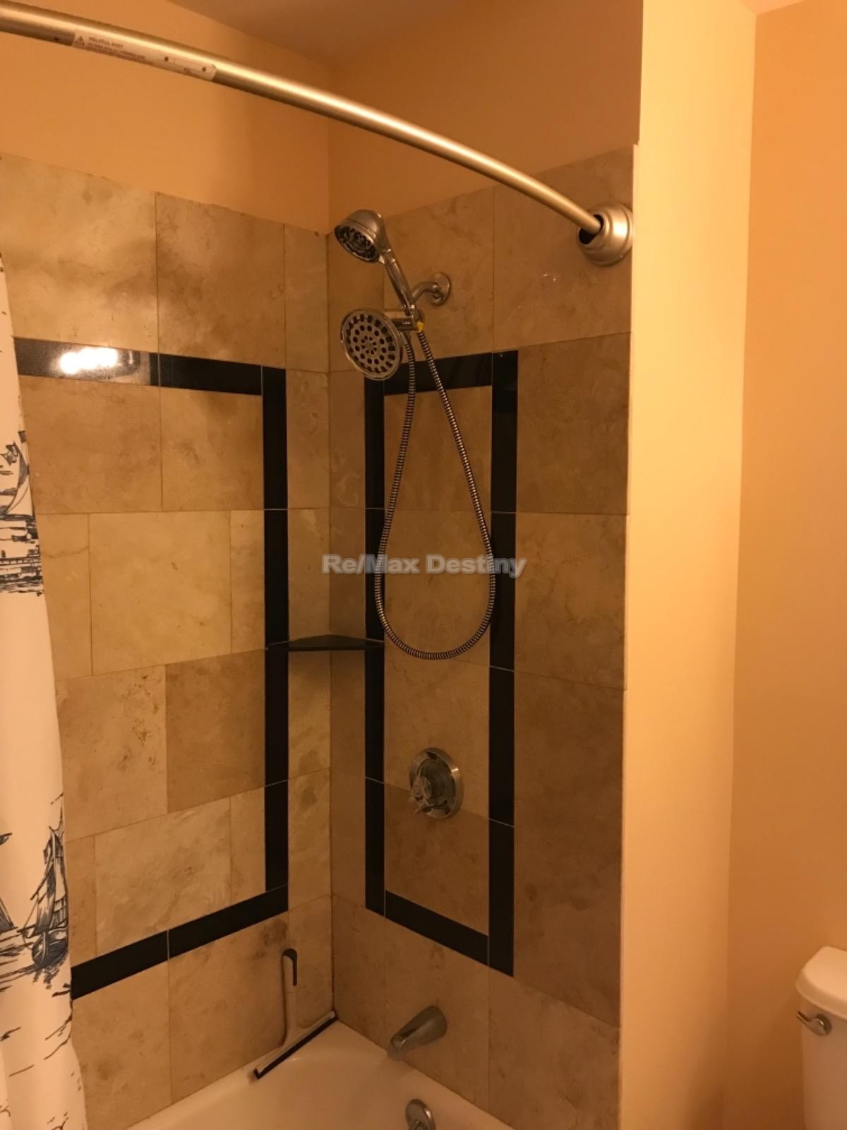 Photos of apartment on Fellsway W,Somerville MA 02155