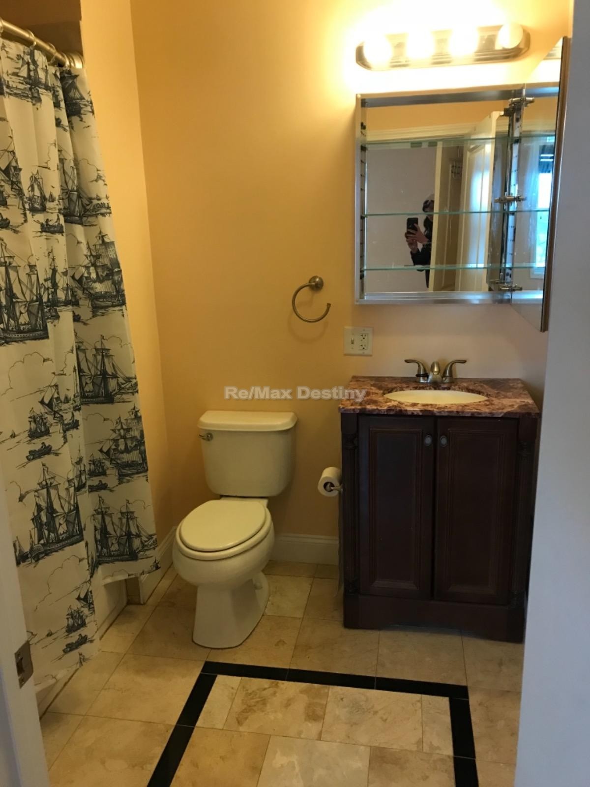 Photos of apartment on Fellsway W,Somerville MA 02155