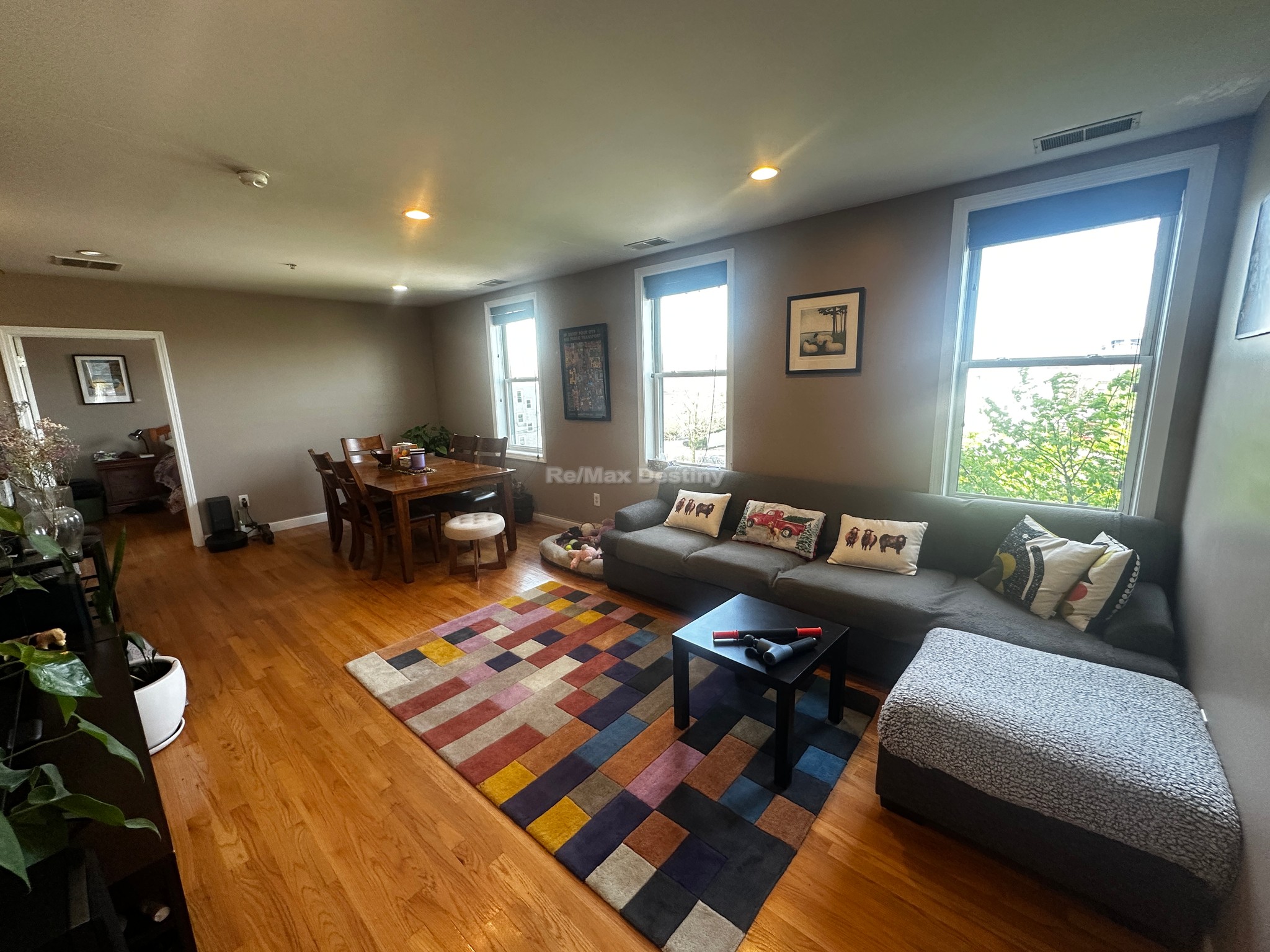 Photos of apartment on Fellsway W,Somerville MA 02155