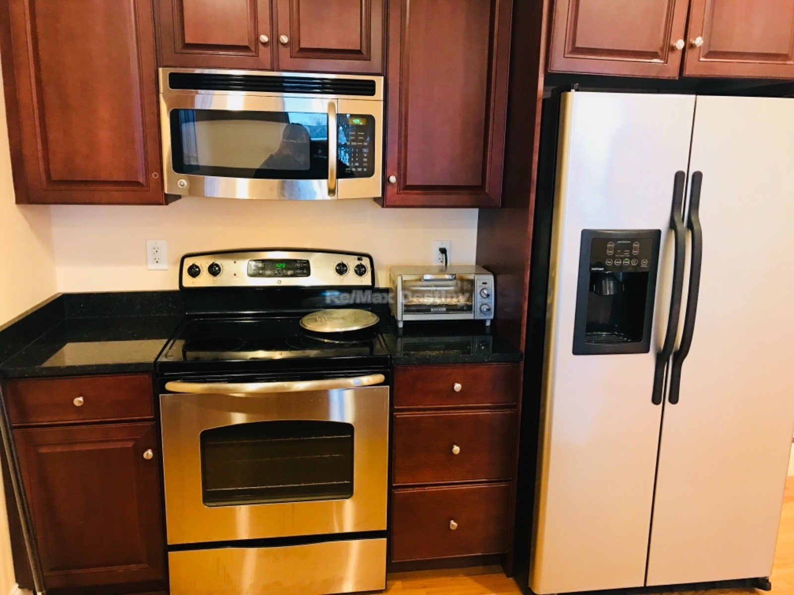 Photos of apartment on Fellsway W,Somerville MA 02155