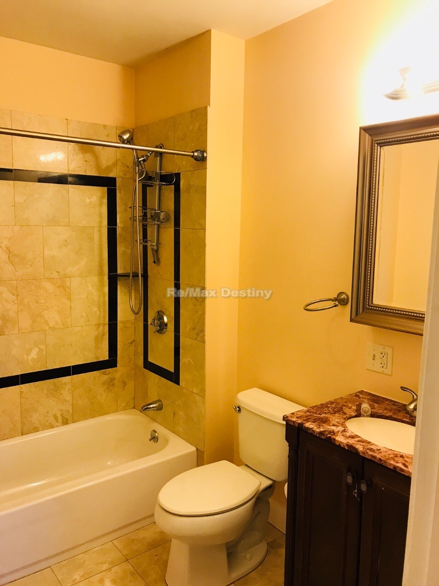 Photos of apartment on Fellsway W,Somerville MA 02155