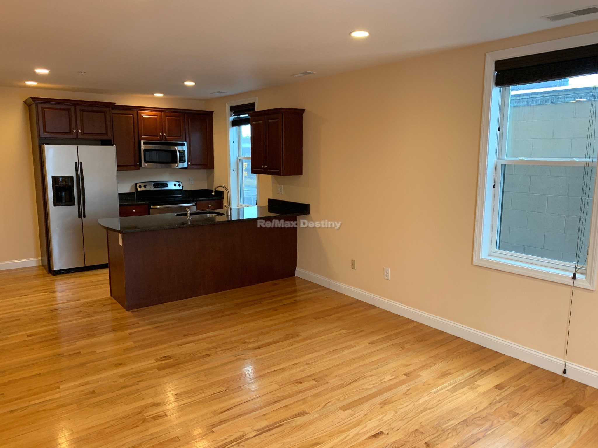 Photos of apartment on Fellsway W,Somerville MA 02145