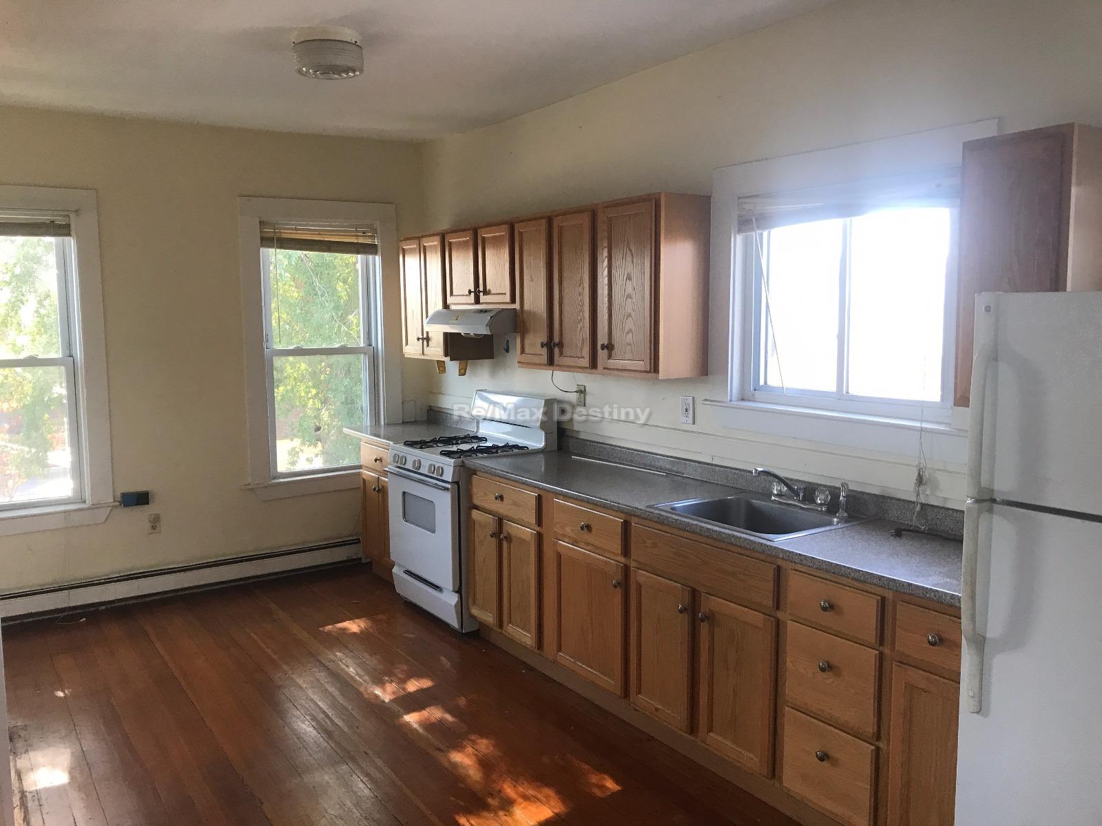2 bed, 1 bath apartment for rent at 30 Otis St Unit 3 COPY, Somerville — photo 10 of 12