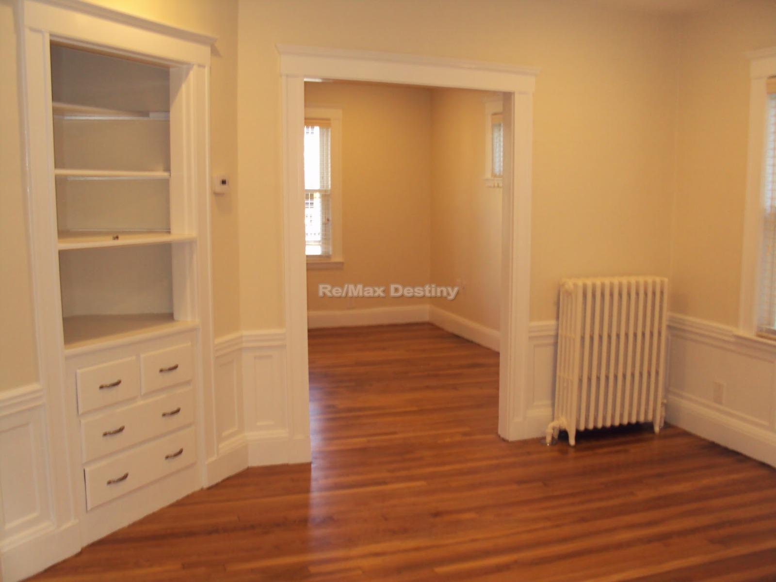 21 Saint Peter St, Jamaica Plain