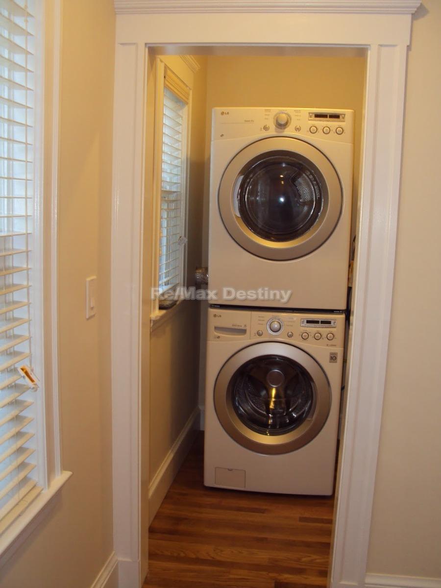 21 Saint Peter St, Jamaica Plain