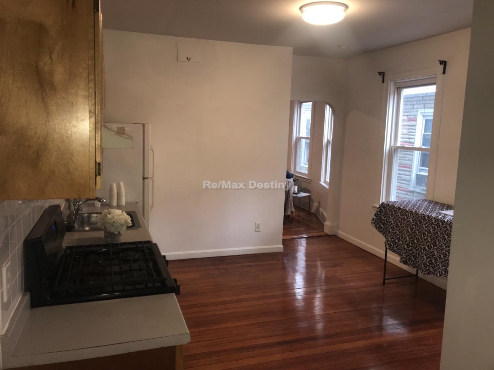 4 bed, 2 bath apartment for rent at 20 Madison St Unit 3, Spring Hill — photo 6 of 16