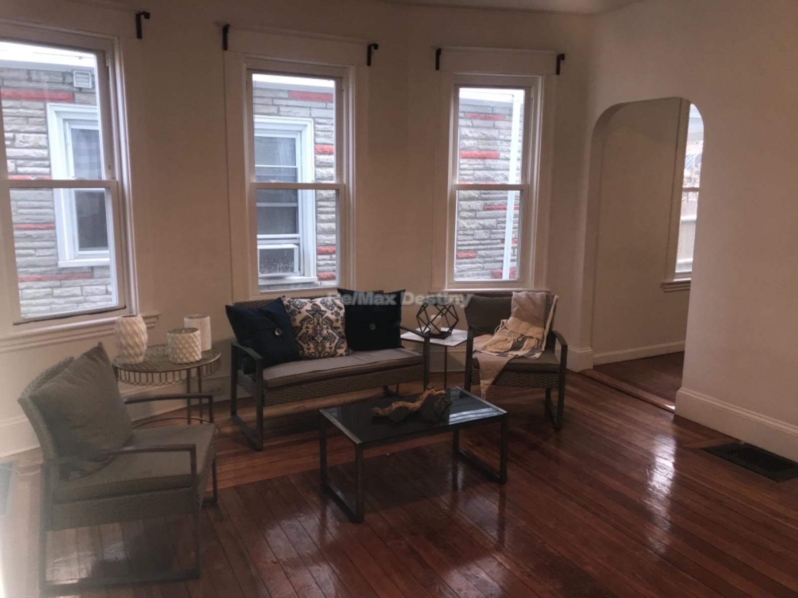 4 bed, 2 bath apartment for rent at 20 Madison St Unit 3, Spring Hill — photo 1 of 16