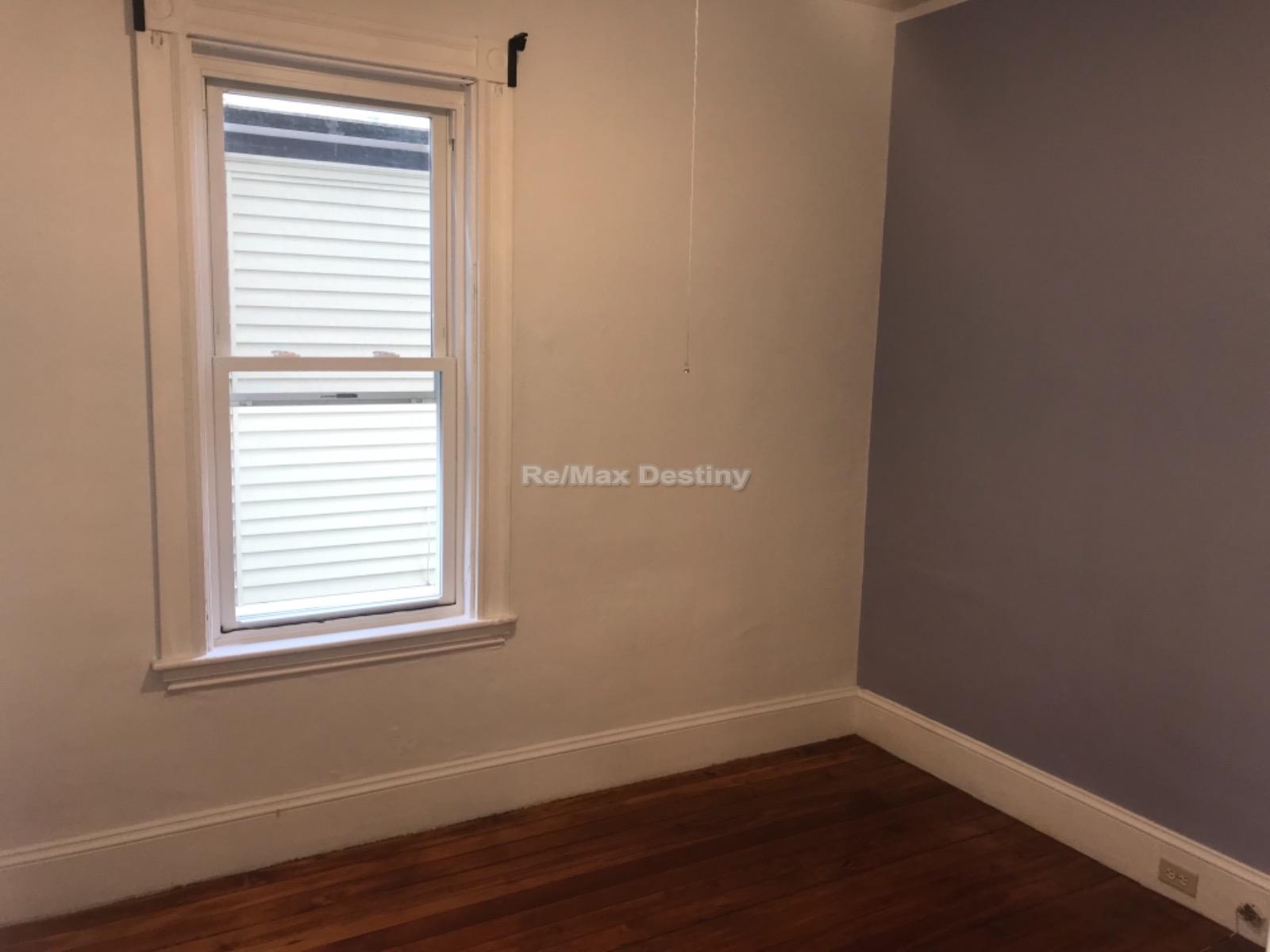 4 bed, 2 bath apartment for rent at 20 Madison St Unit 3, Spring Hill — photo 12 of 16