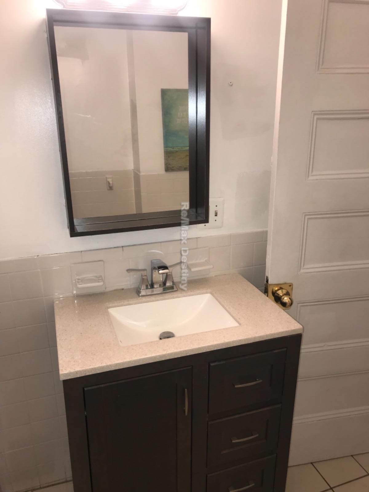 4 bed, 2 bath apartment for rent at 20 Madison St Unit 3, Spring Hill — photo 13 of 16