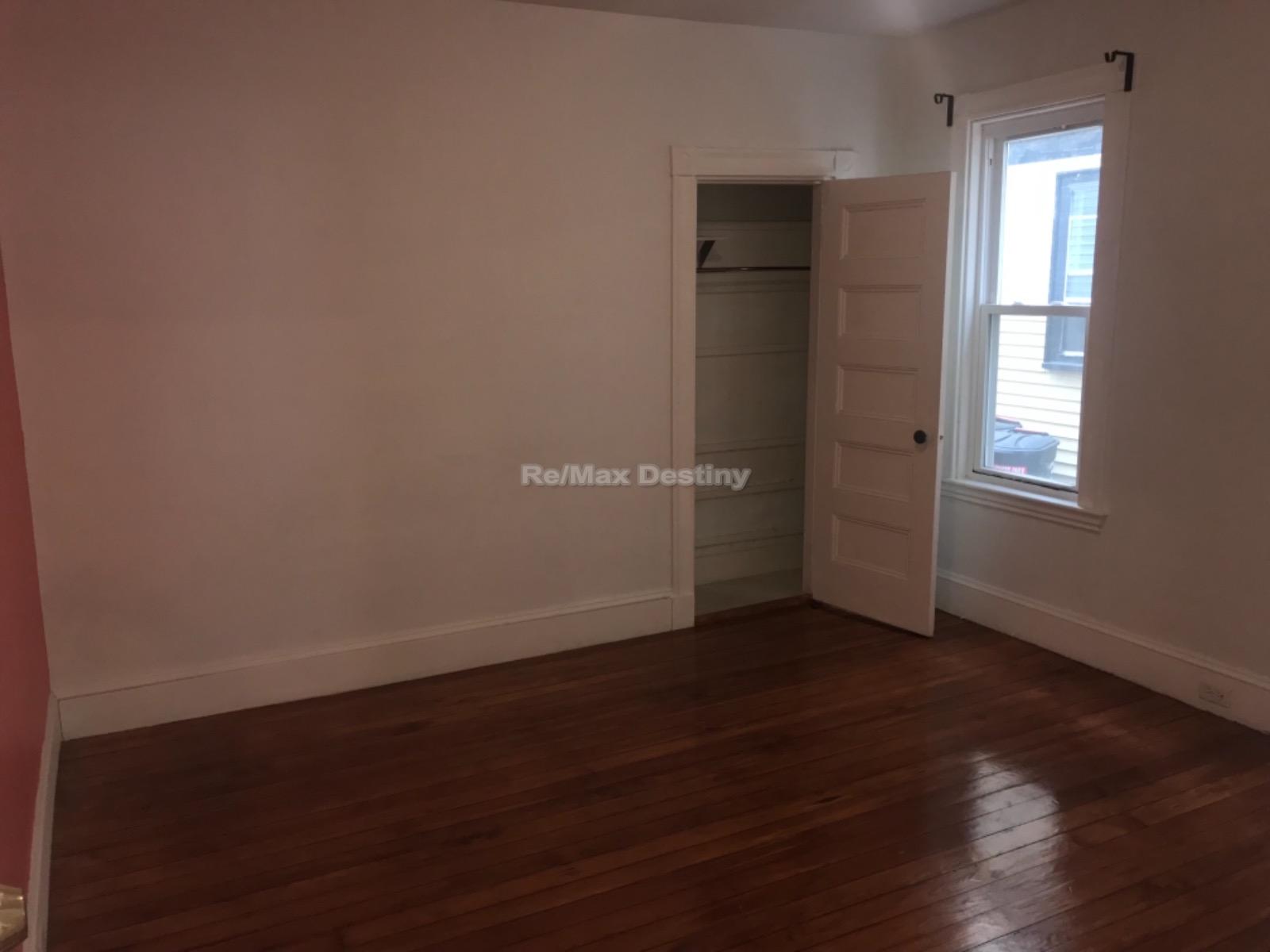 4 bed, 2 bath apartment for rent at 20 Madison St Unit 3, Spring Hill — photo 14 of 16