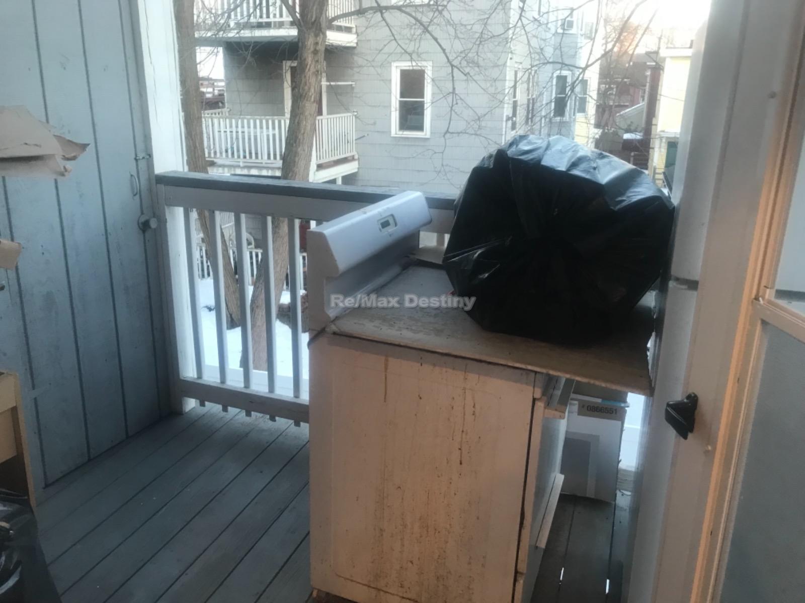 66 Pleasant St, Central Square