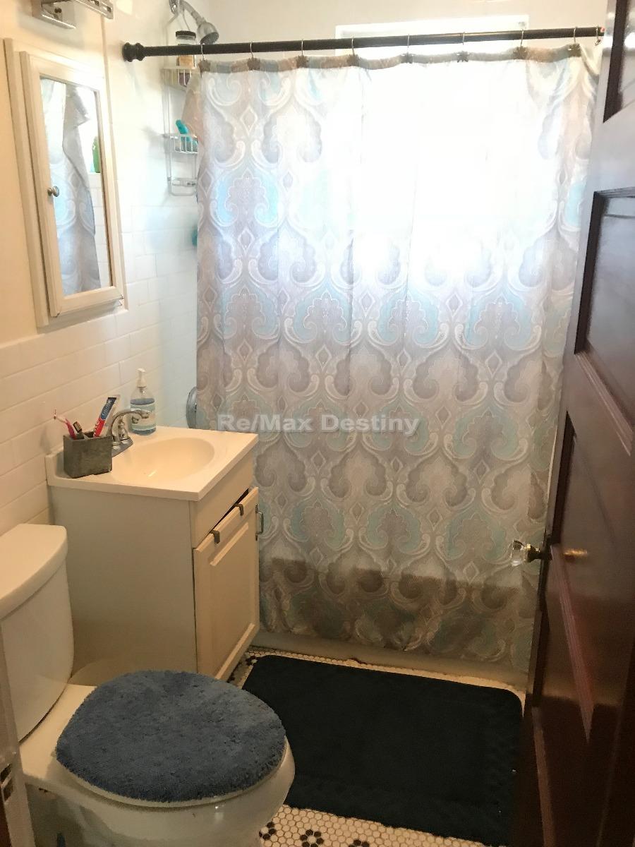 40 Walker St, Davis Square