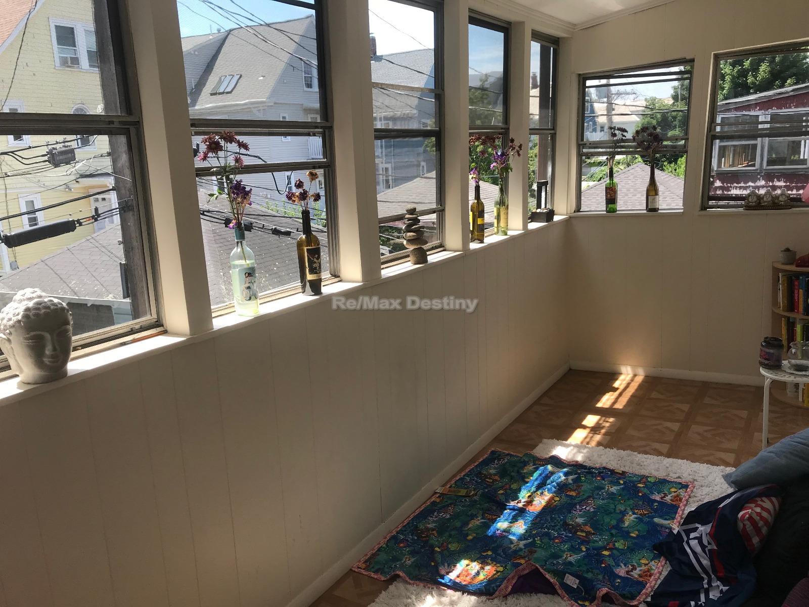 40 Walker St, Davis Square