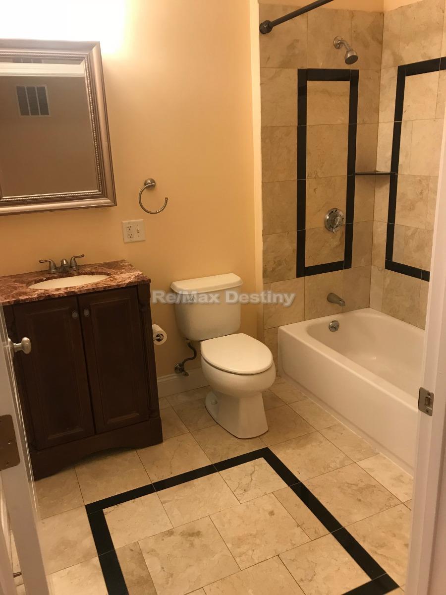 Photos of apartment on Fellsway West,Somerville MA 02145