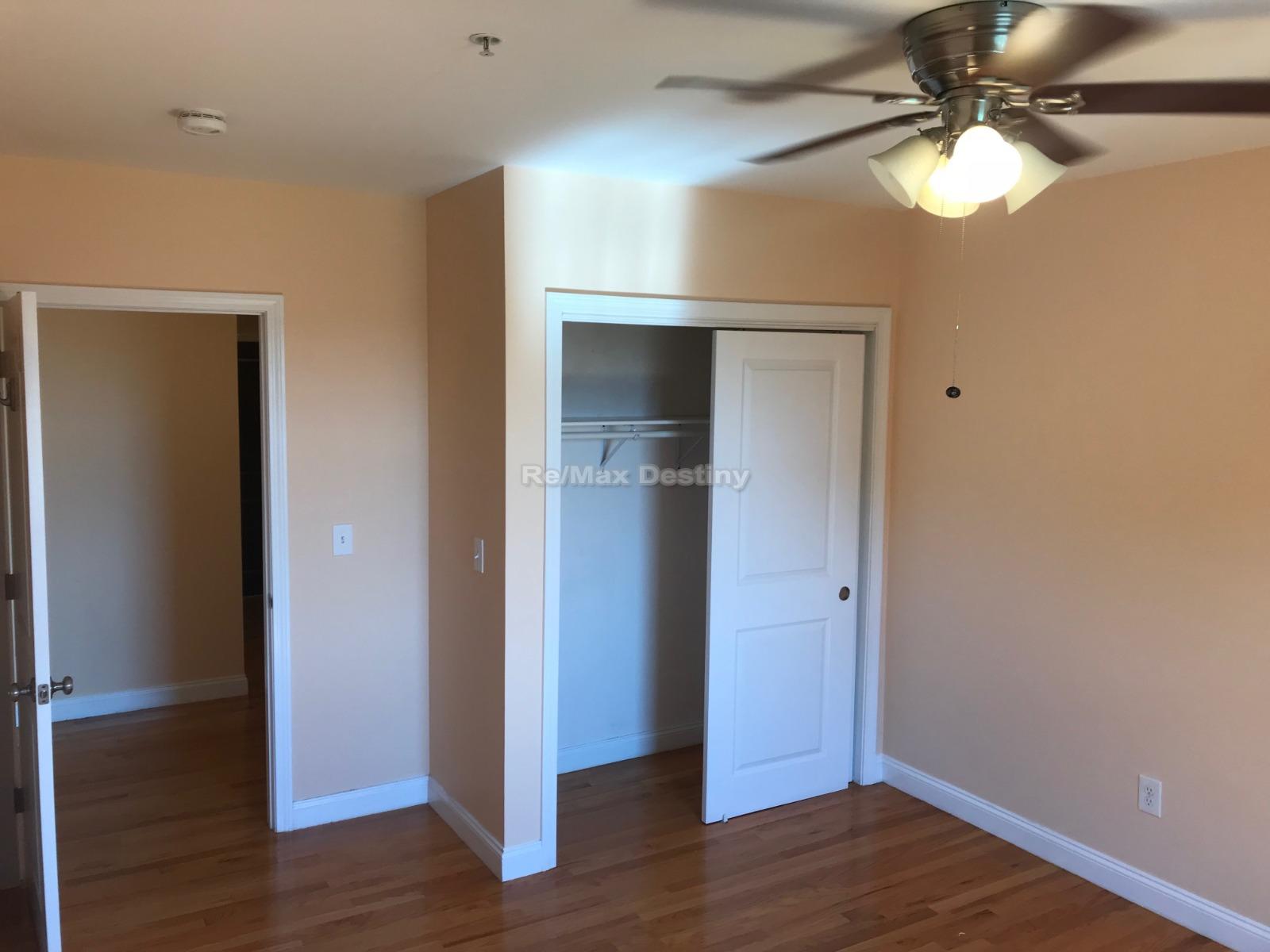 Photos of apartment on Fellsway West,Somerville MA 02145