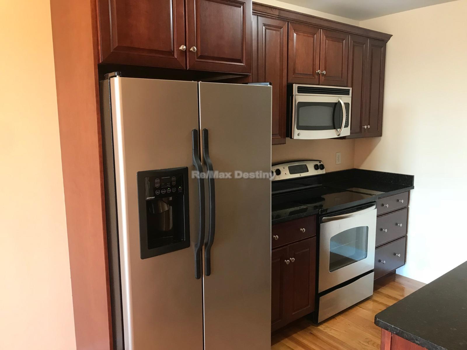 Photos of apartment on Fellsway West,Somerville MA 02145