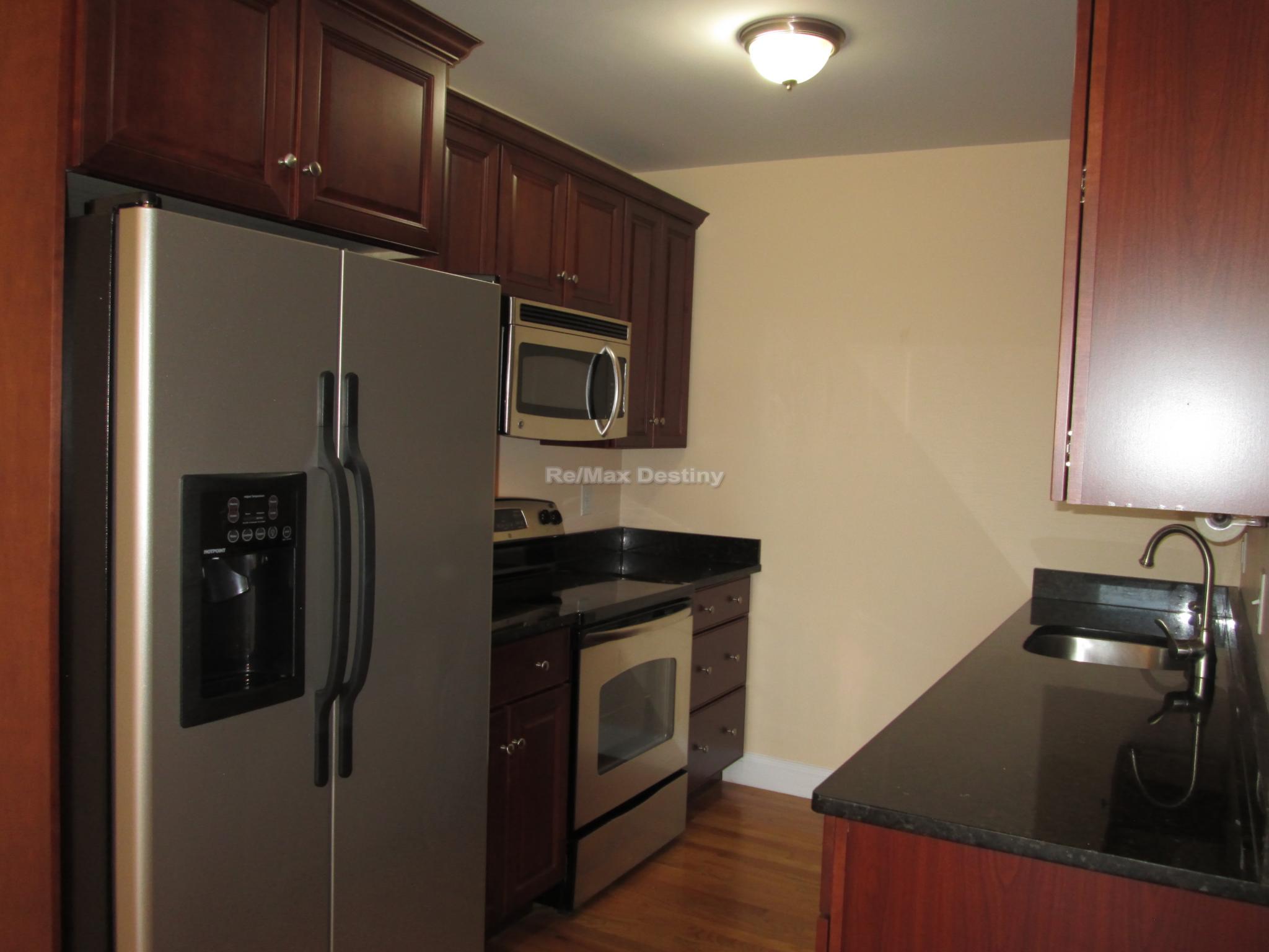 Photos of apartment on Fellsway West,Somerville MA 02145