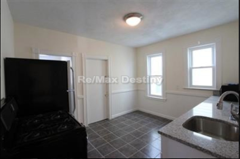 3 bed, 1 bath apartment for rent at 5 Partridge Ave Unit 3 COPY, Somerville — photo 5 of 28