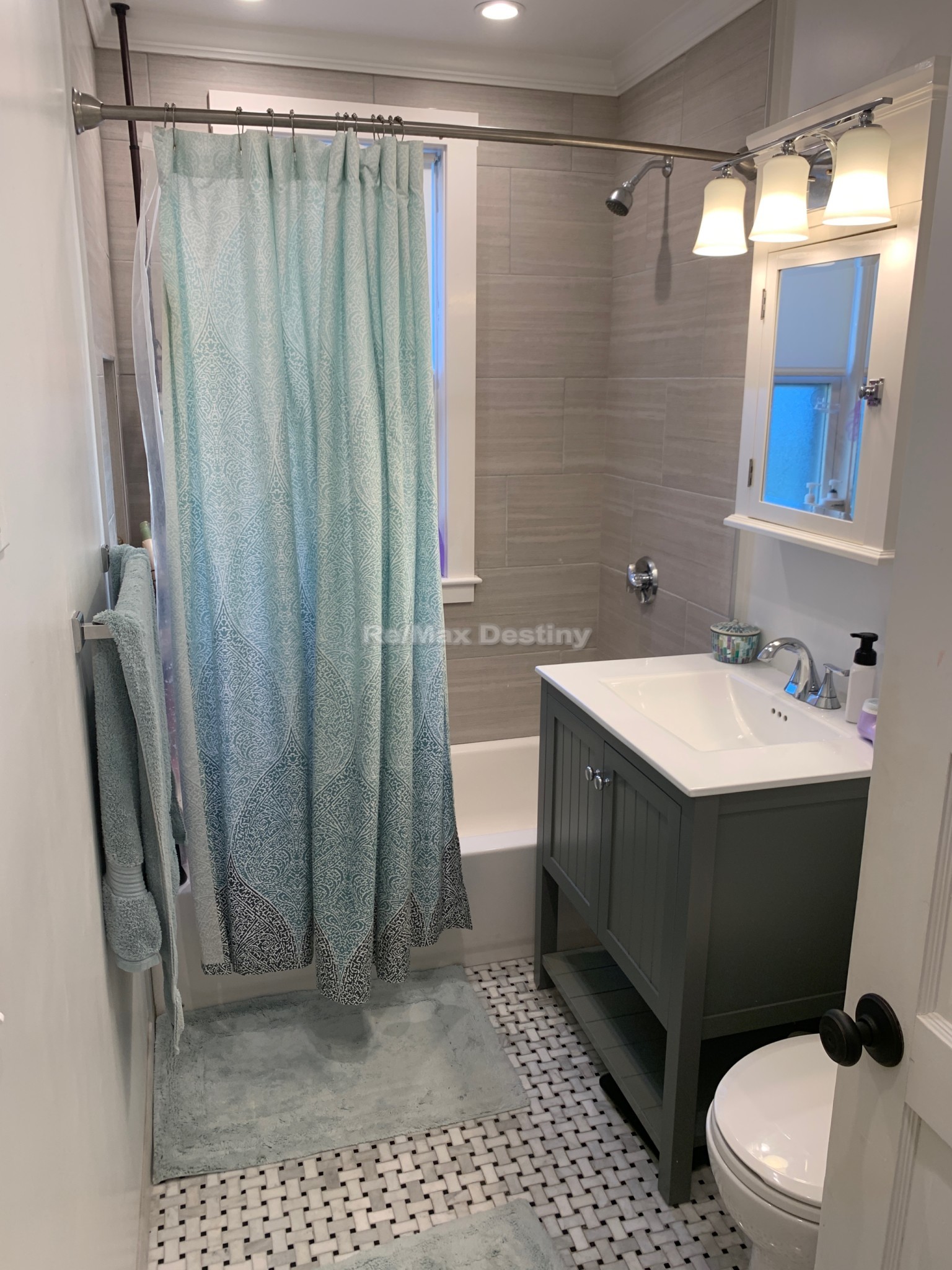 66 Maple Ave, Mid Cambridge