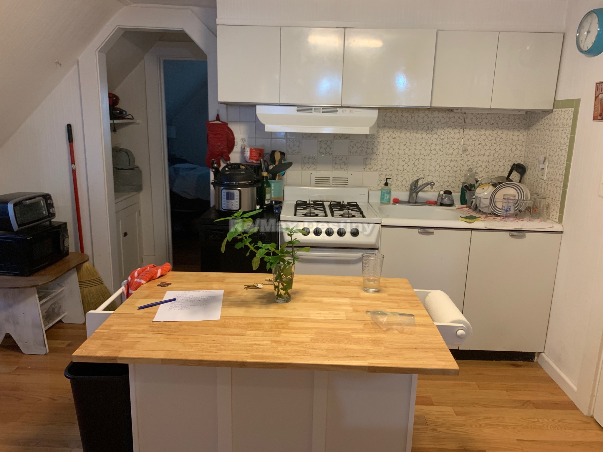 2 bed, 1 bath apartment for rent at 10 Stanford Terr Unit 2, Somerville — photo 9 of 13
