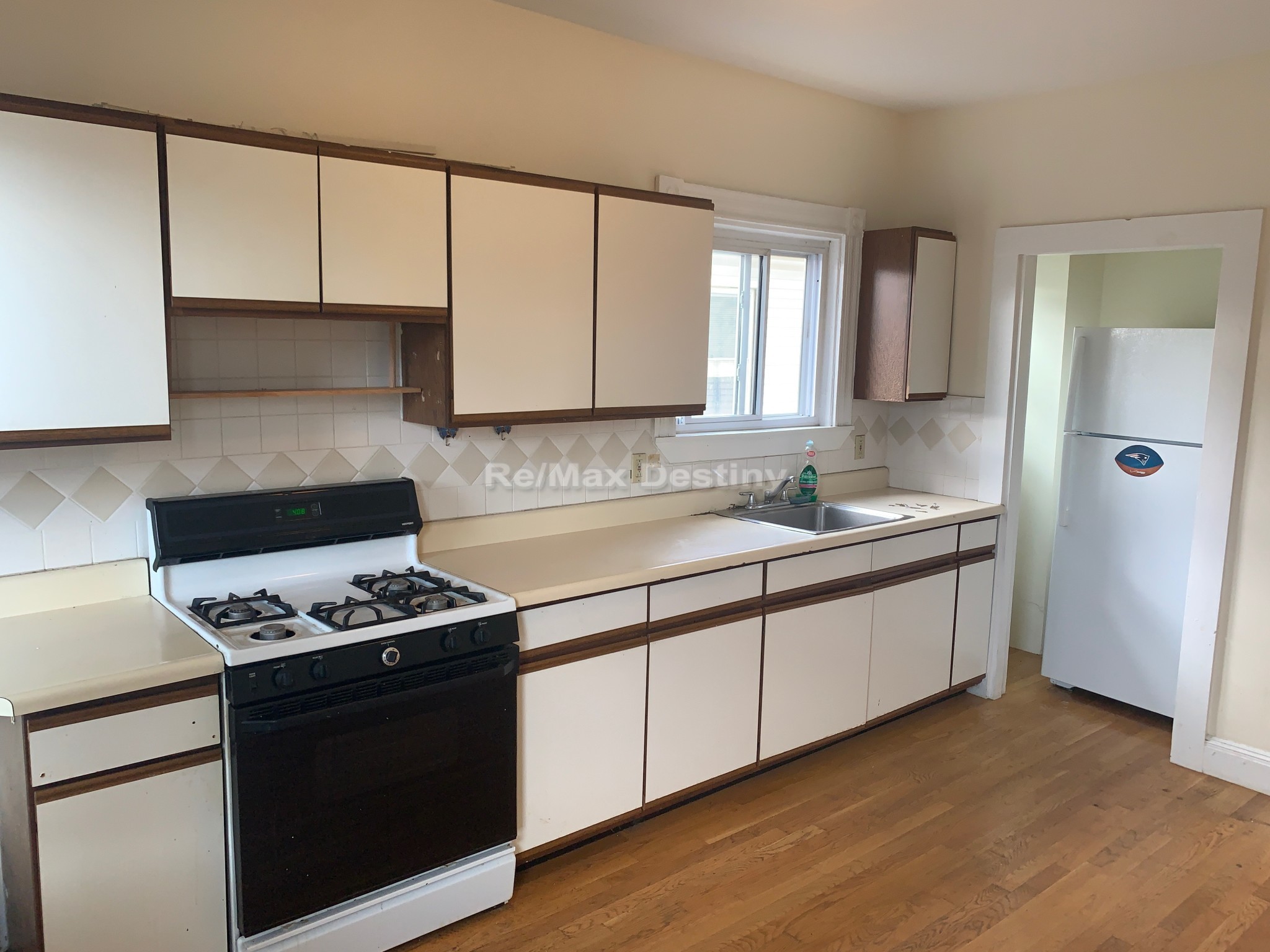 3 bed, 1 bath apartment for rent at 30 Otis St Unit 2, Somerville — photo 12 of 16