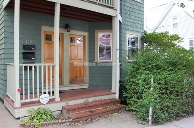 188 Lowell St, Powder House Square