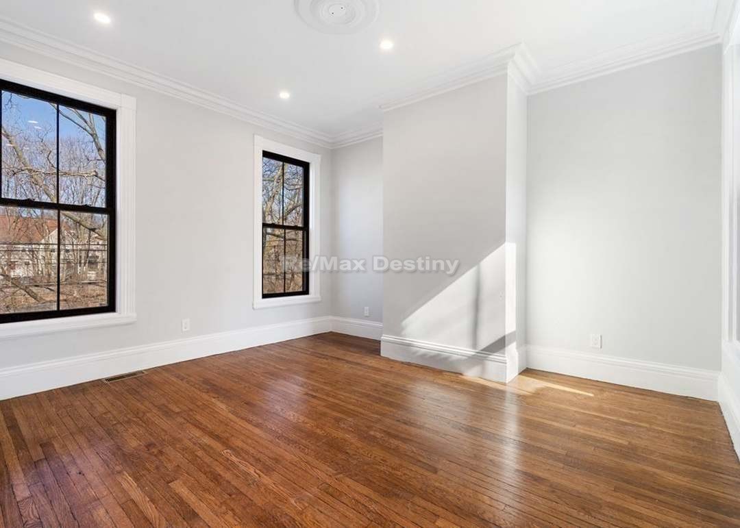 Photos of apartment on Monadnock St.,Boston MA 02125