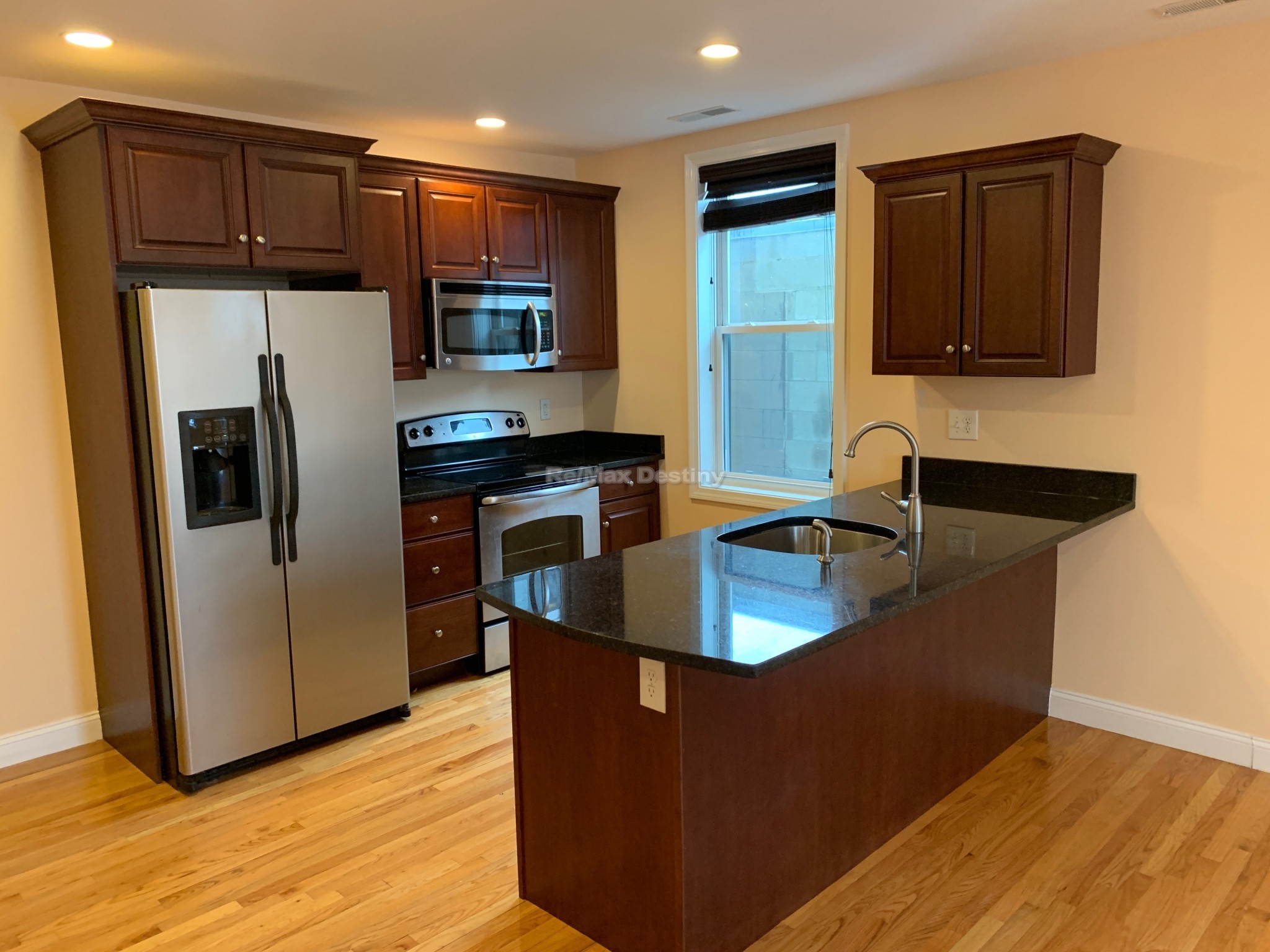 Photos of apartment on Fellsway W,Somerville MA 02145