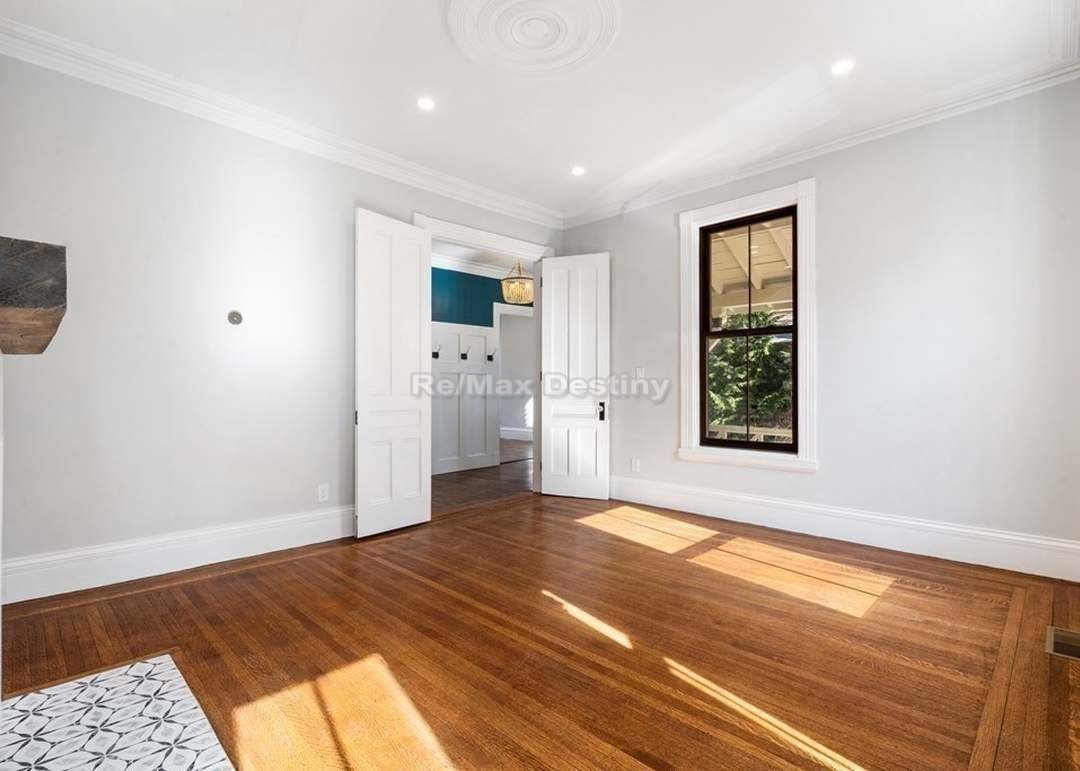 Photos of apartment on Monadnock St.,Boston MA 02125