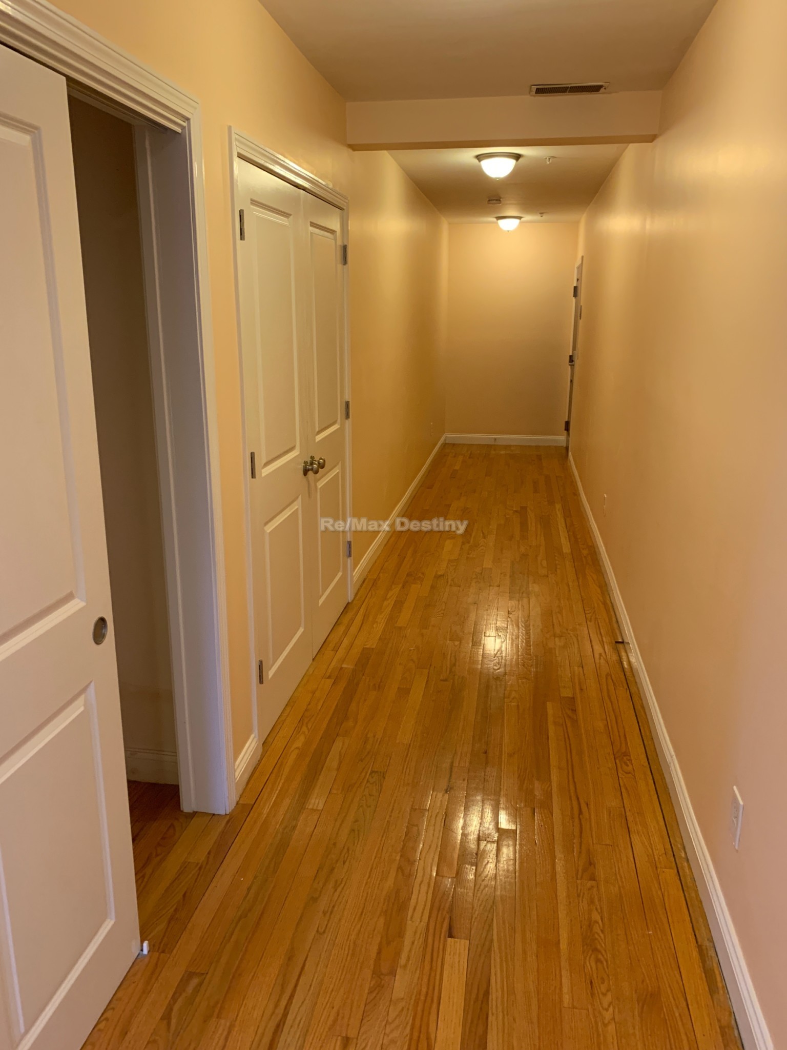 Photos of apartment on Fellsway W,Somerville MA 02145