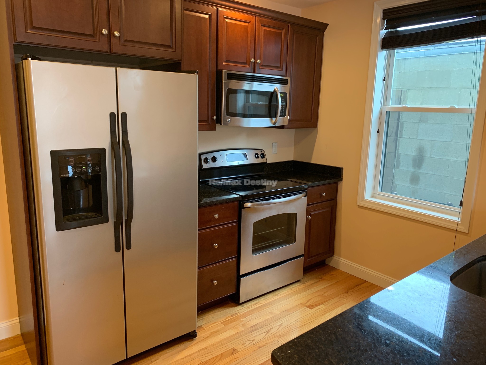 Photos of apartment on Fellsway W,Somerville MA 02145