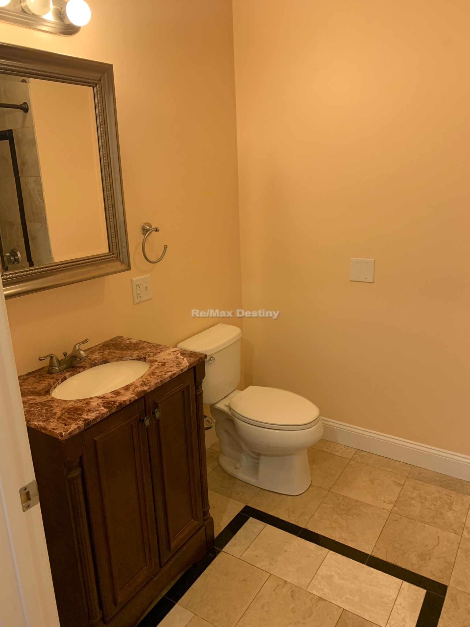 Photos of apartment on Fellsway W,Somerville MA 02145