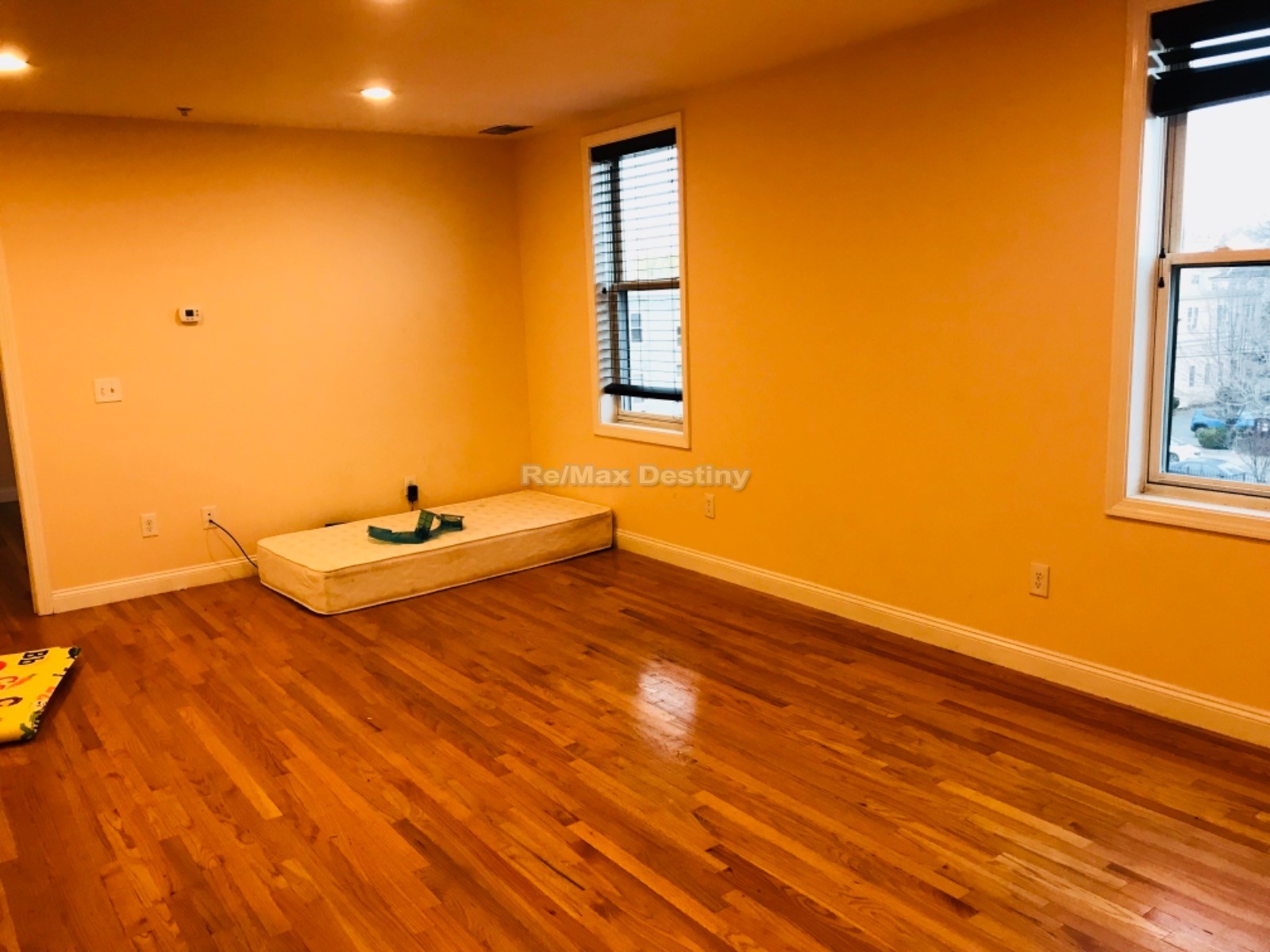 Photos of apartment on Fellsway W,Somerville MA 02155