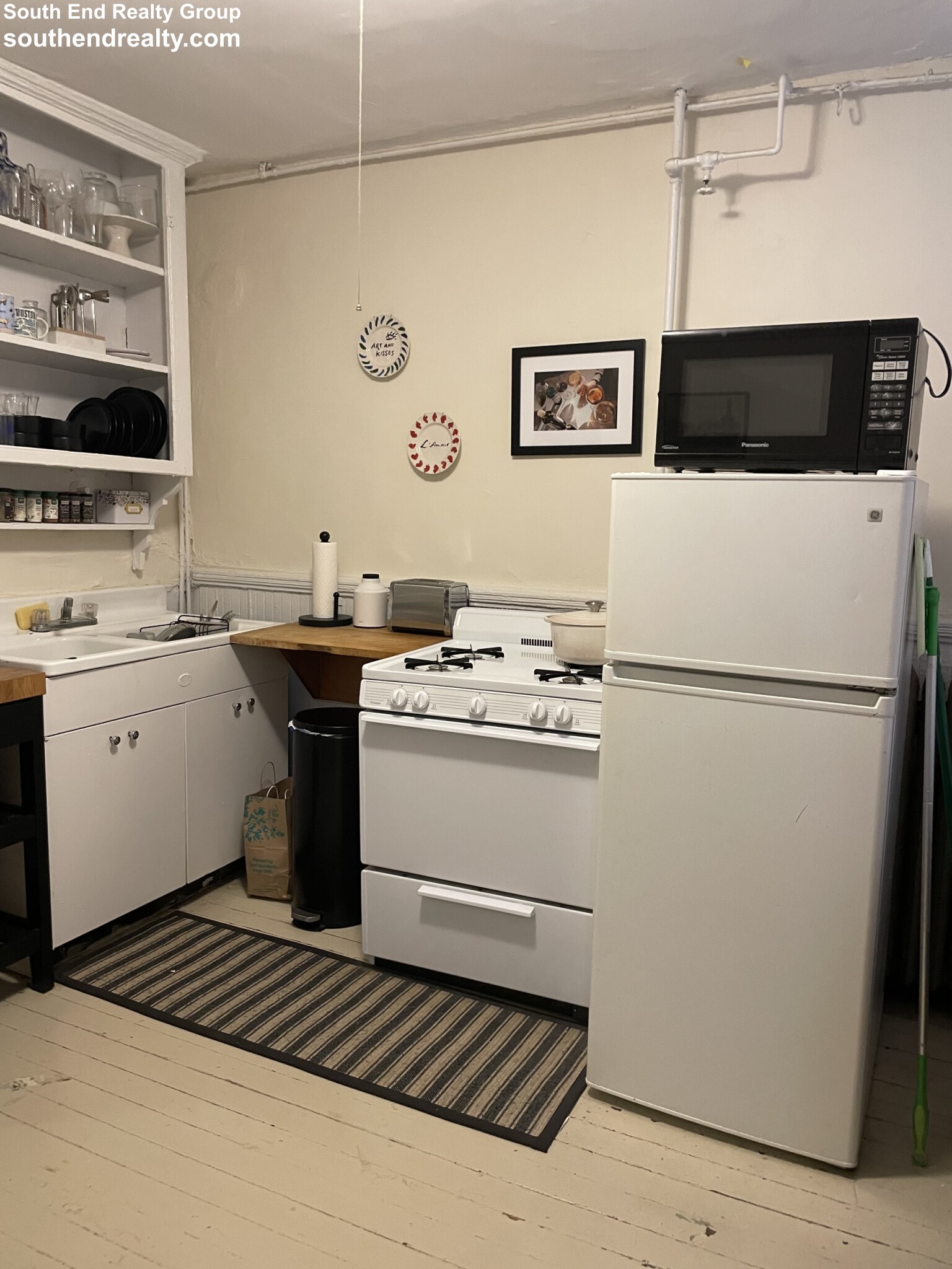 76 Myrtle St. - 1,975USD / month