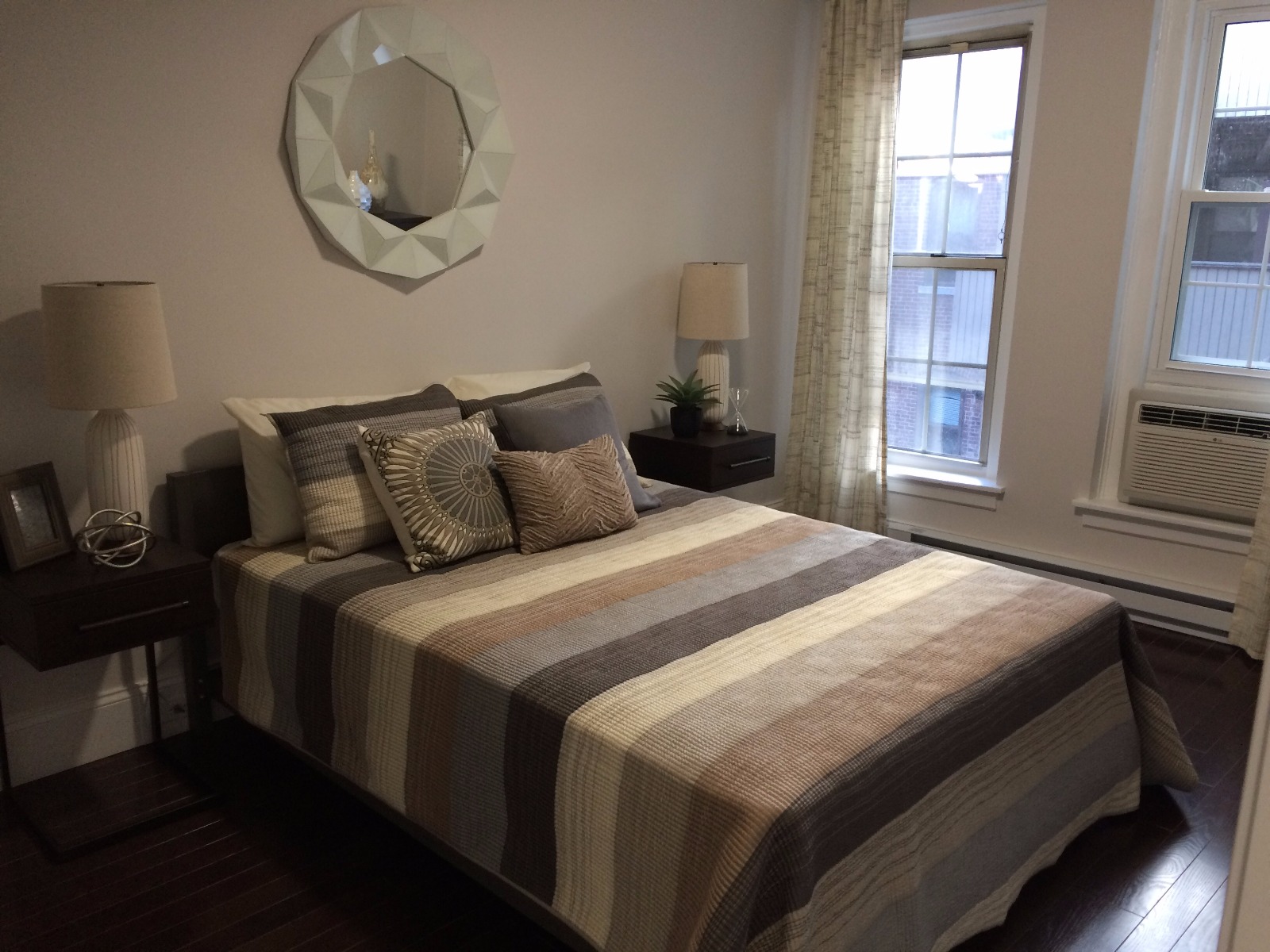 3 bed, 1 bath apartment for rent at 40 Clearway St Unit 5, Back Bay