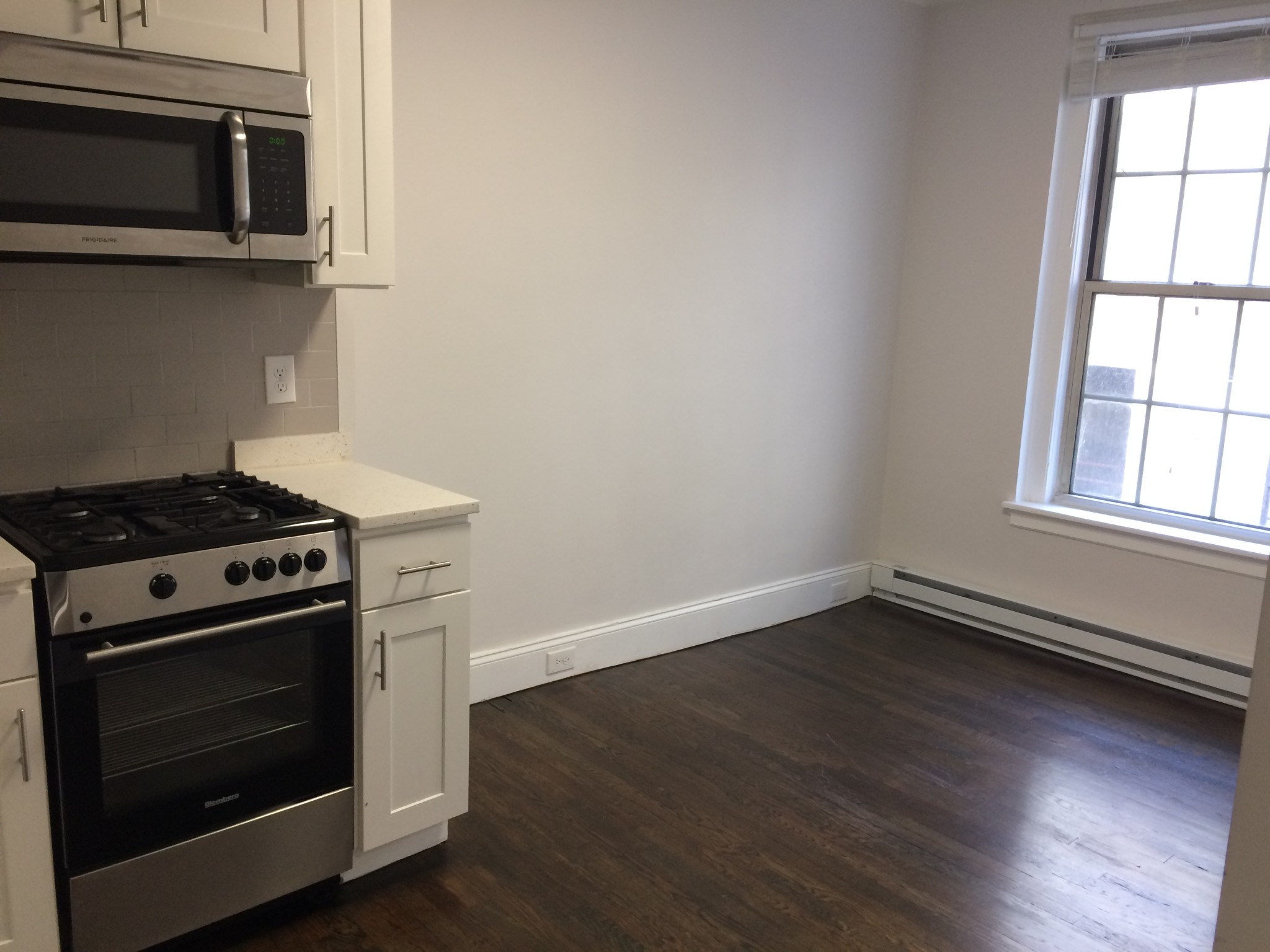 3 bed, 1 bath apartment for rent at 20 Clearway St Unit 6, Back Bay — photo 2 of 9