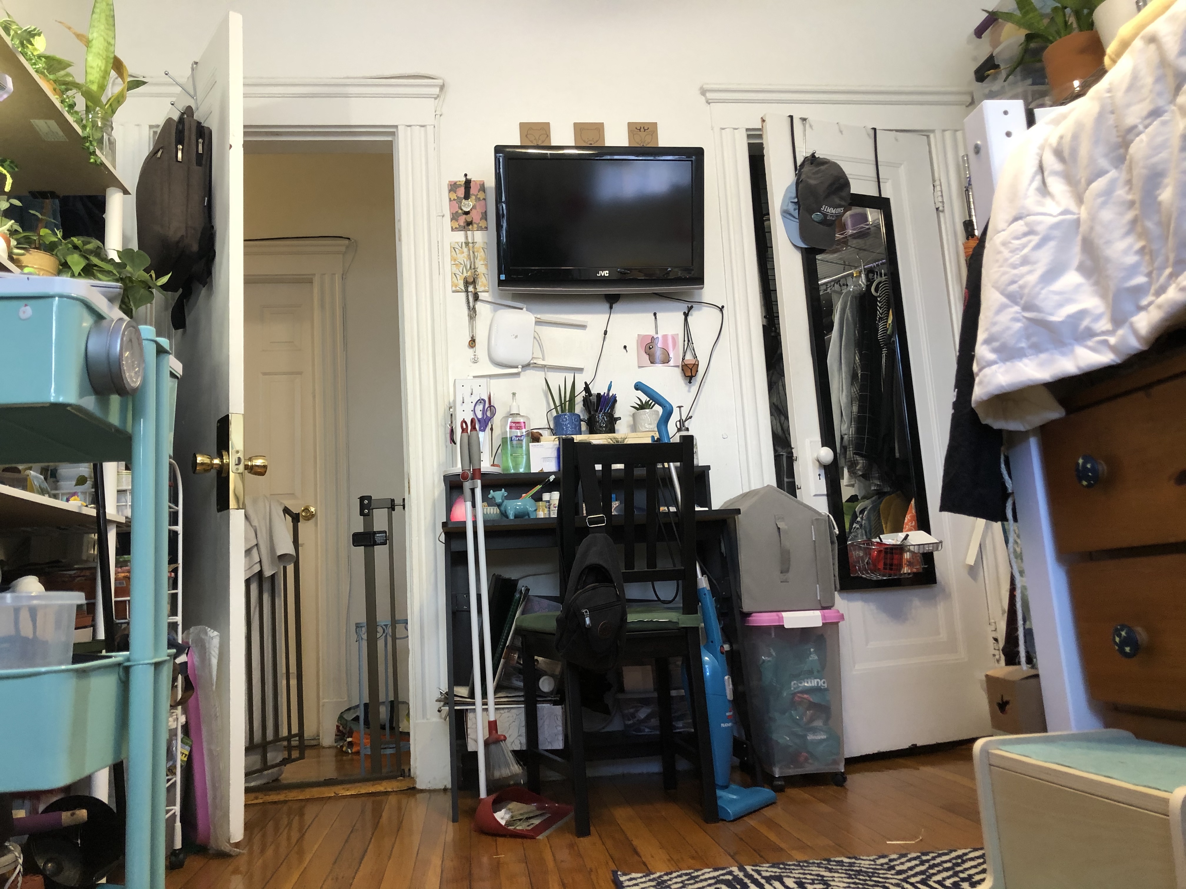 2 bed, 1 bath apartment for rent at 89 Park Dr Unit 18, Fenway — photo 2 of 11