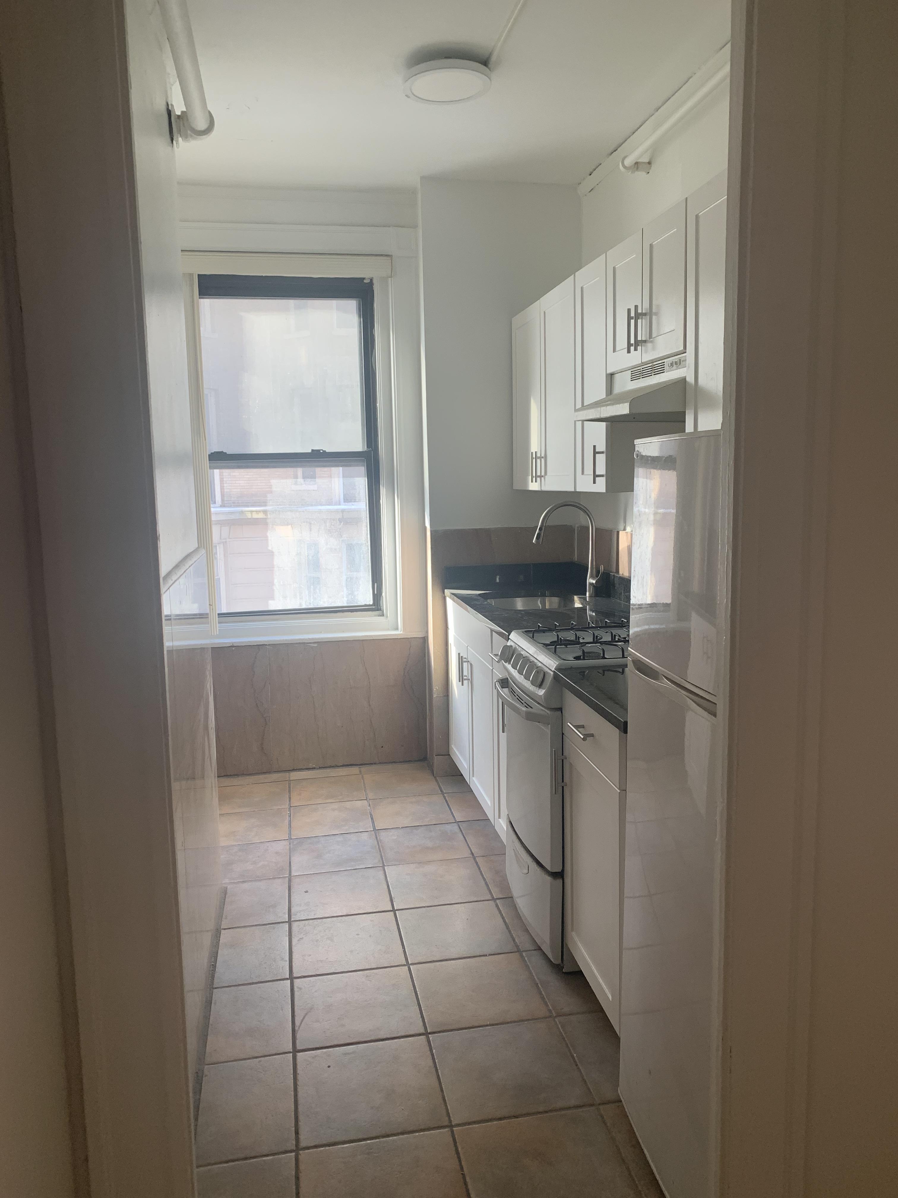 3 bed, 1 bath apartment for rent at 91 Westland Ave Unit 220A, Fenway — photo 2 of 15