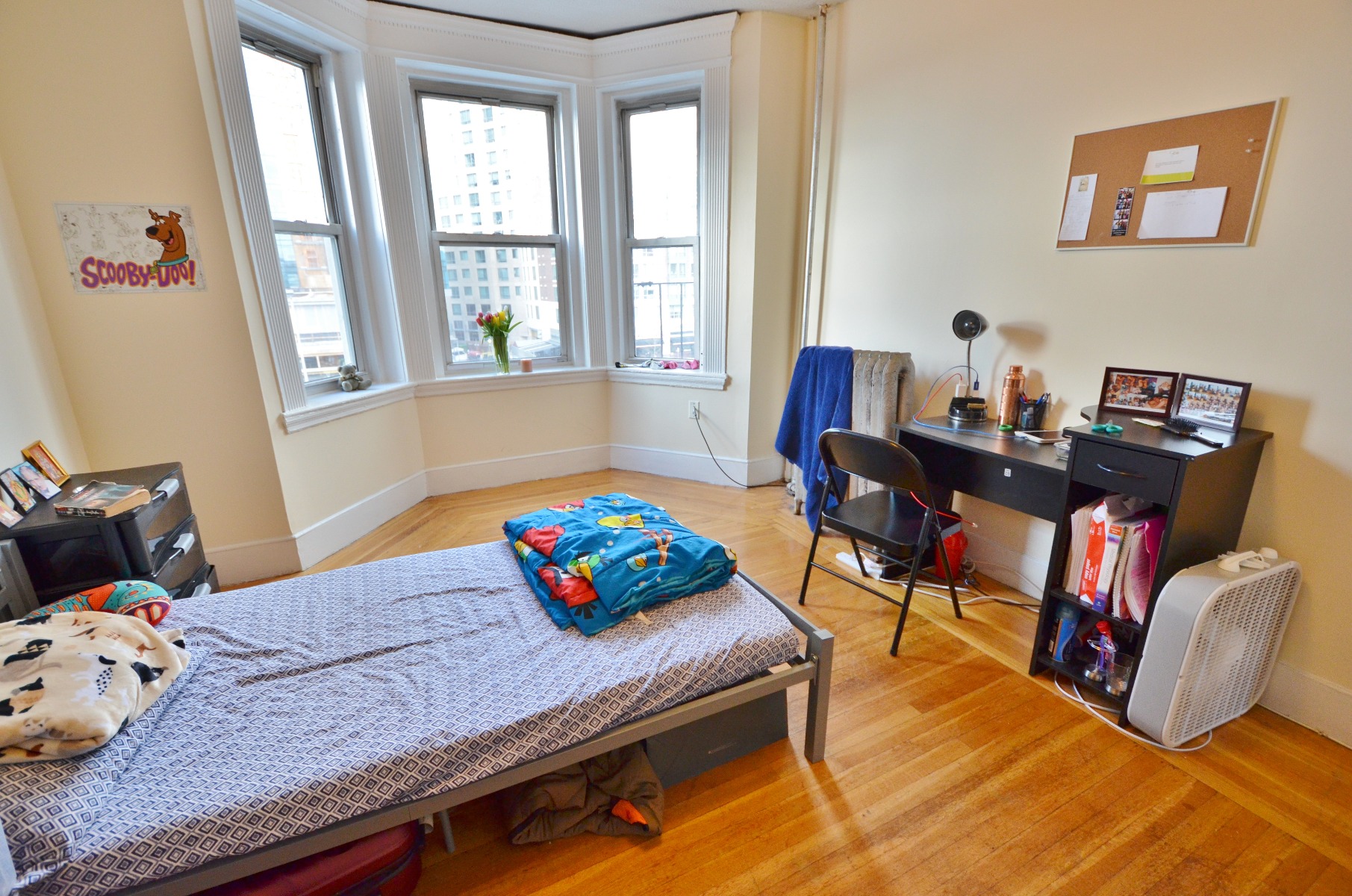 Listing featured image