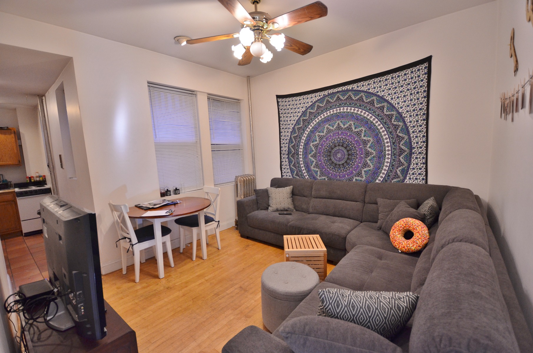 Listing featured image