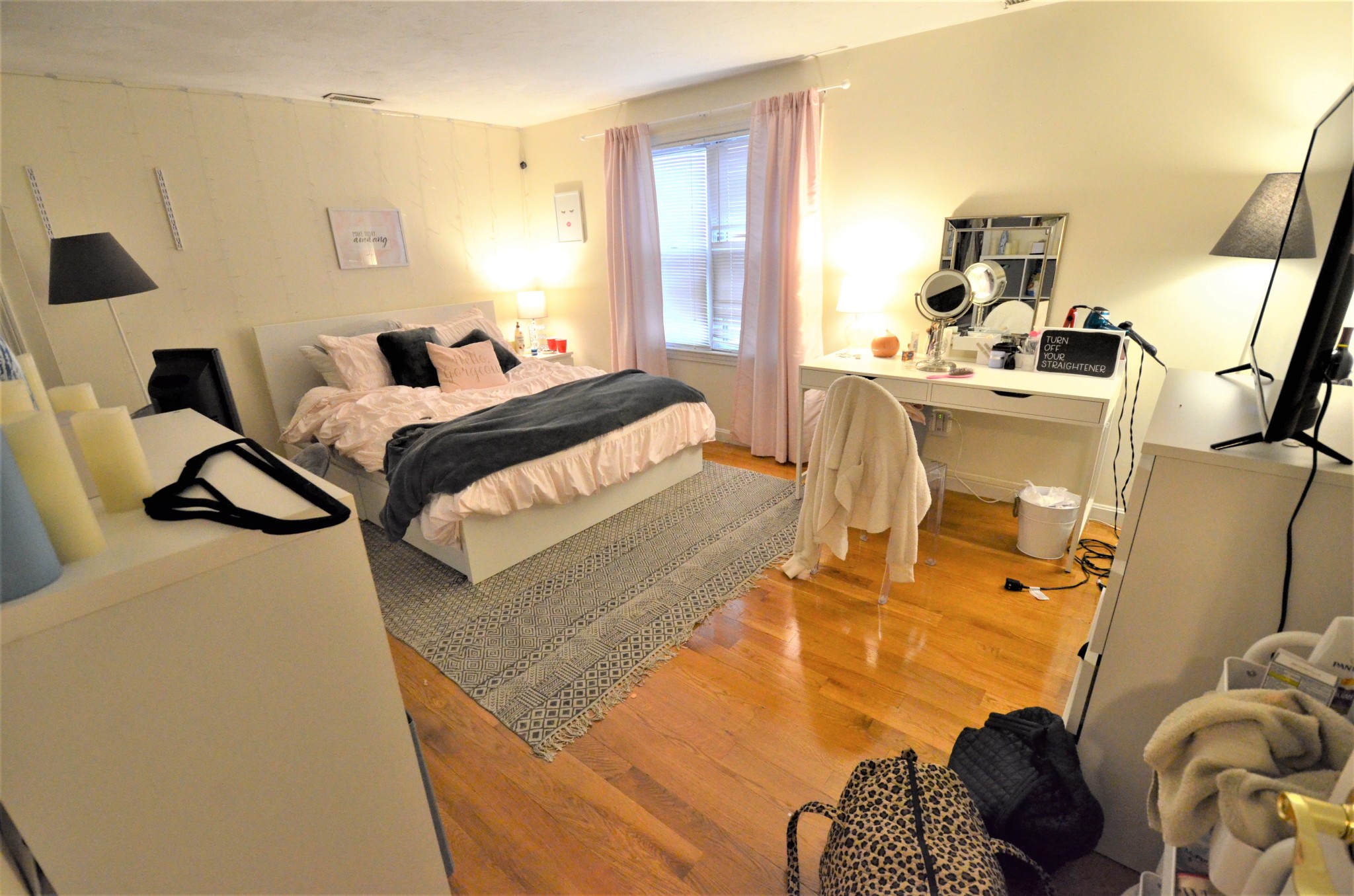 Rental image