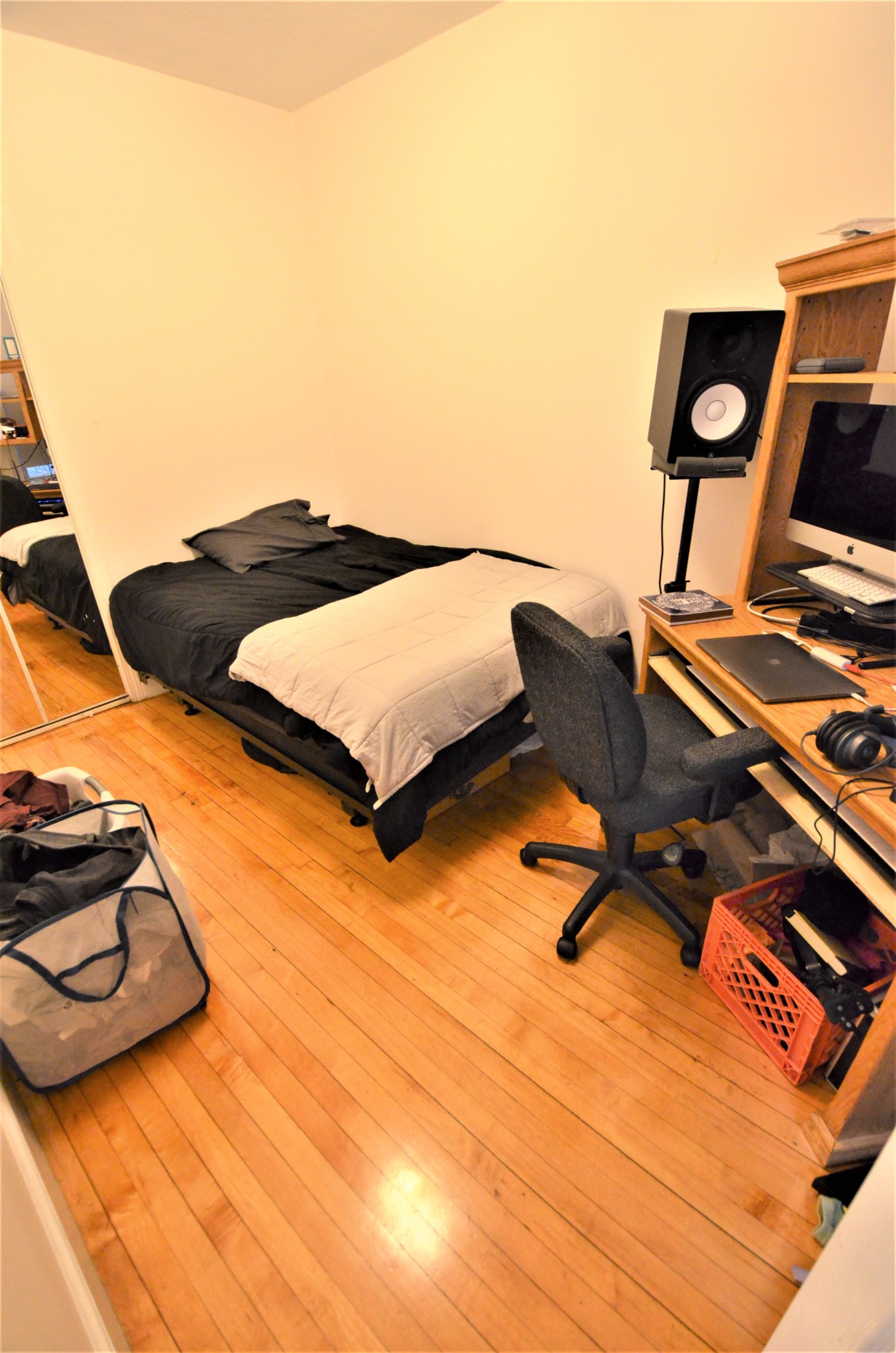 Listing featured image